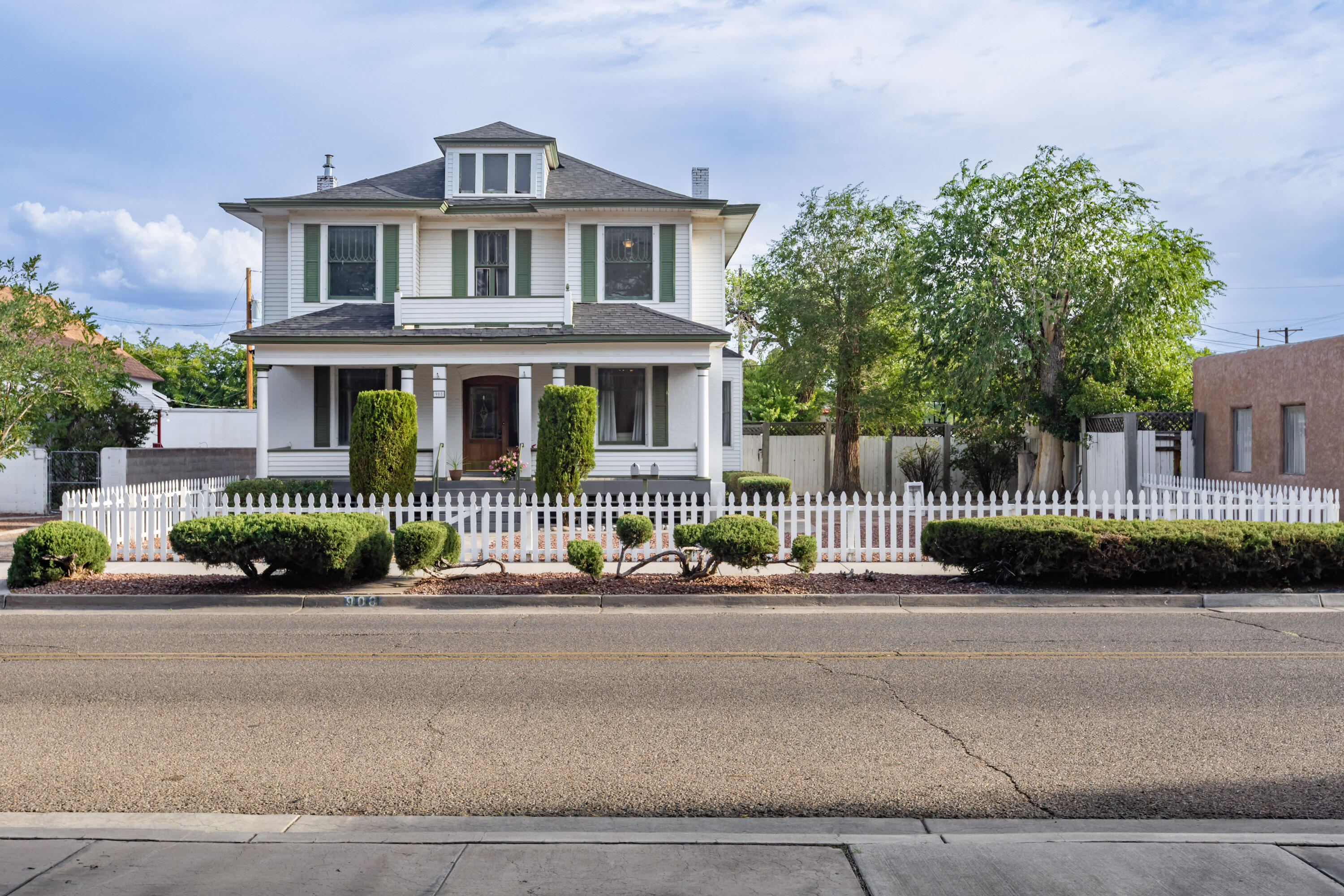 908 TIJERAS Avenue NW