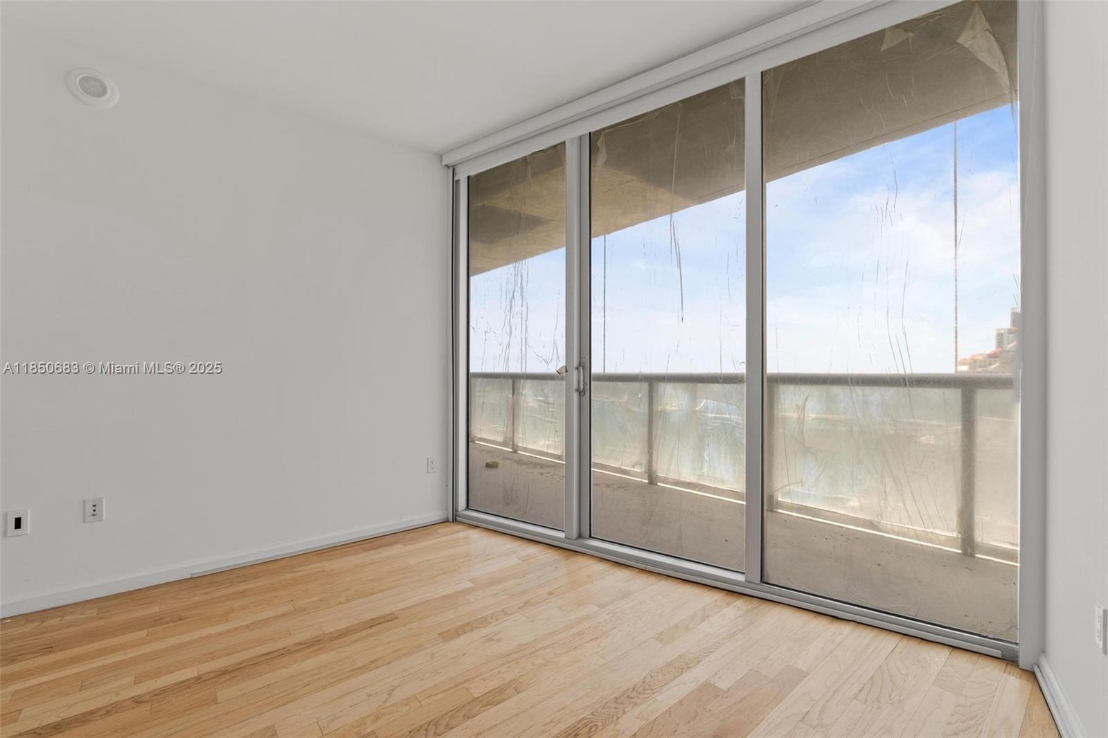 495 Brickell Ave #3001, Miami FL 33131
