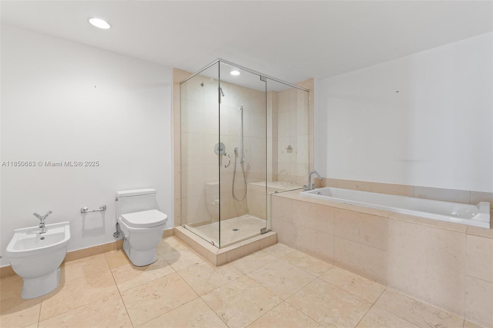 495 Brickell Ave #3001, Miami FL 33131