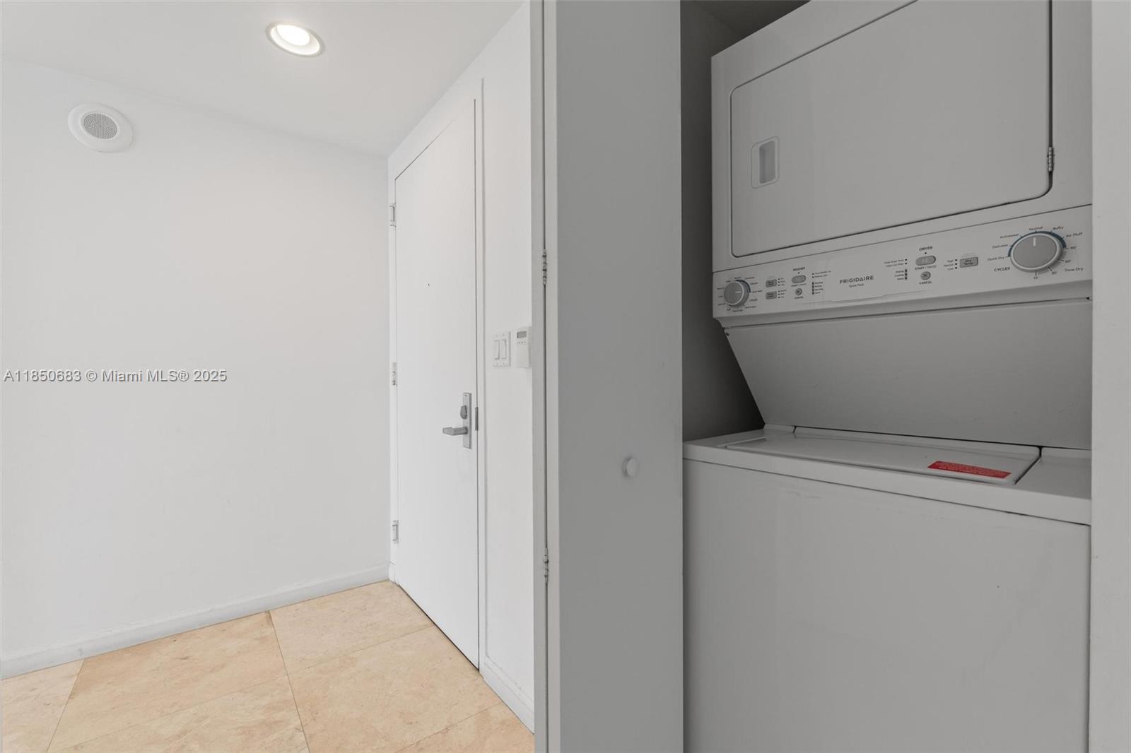 495 Brickell Ave #3001, Miami FL 33131