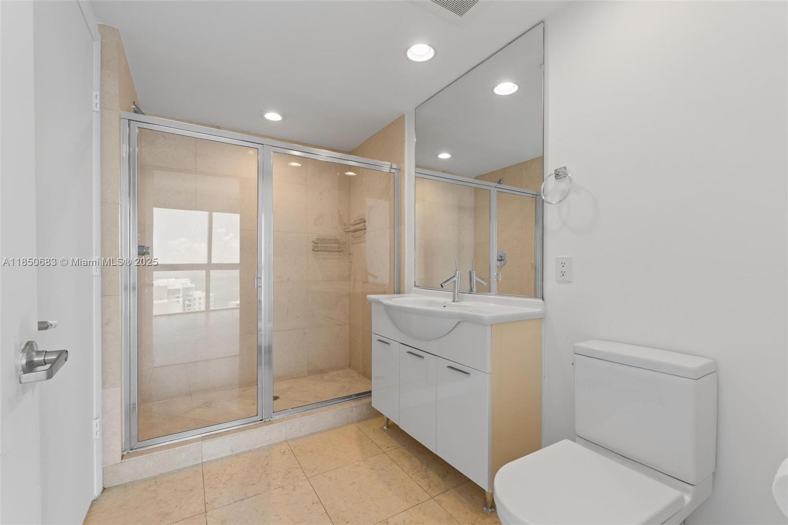 495 Brickell Ave #3001, Miami FL 33131