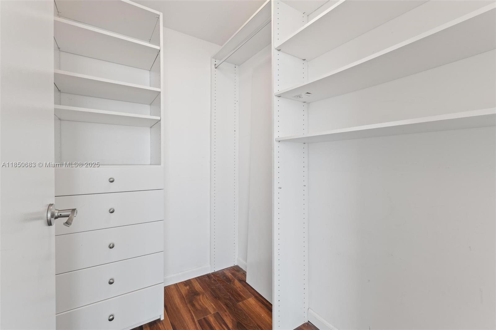 495 Brickell Ave #3001, Miami FL 33131