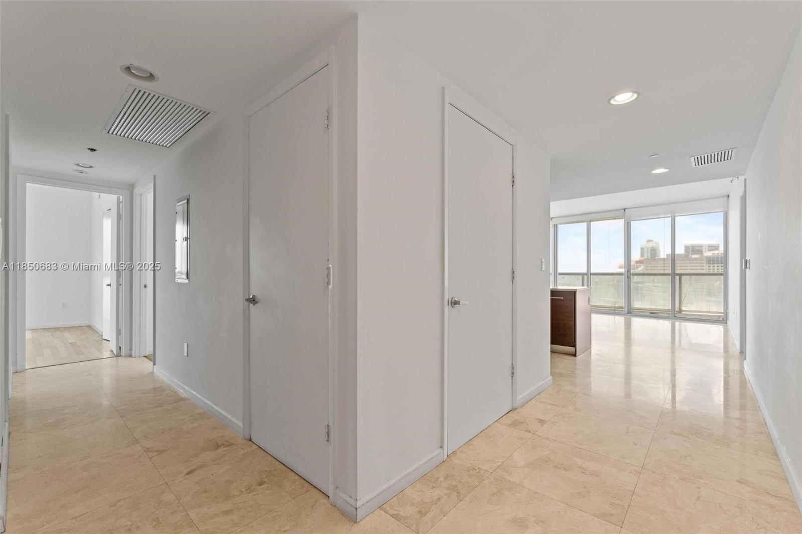 495 Brickell Ave #3001, Miami FL 33131