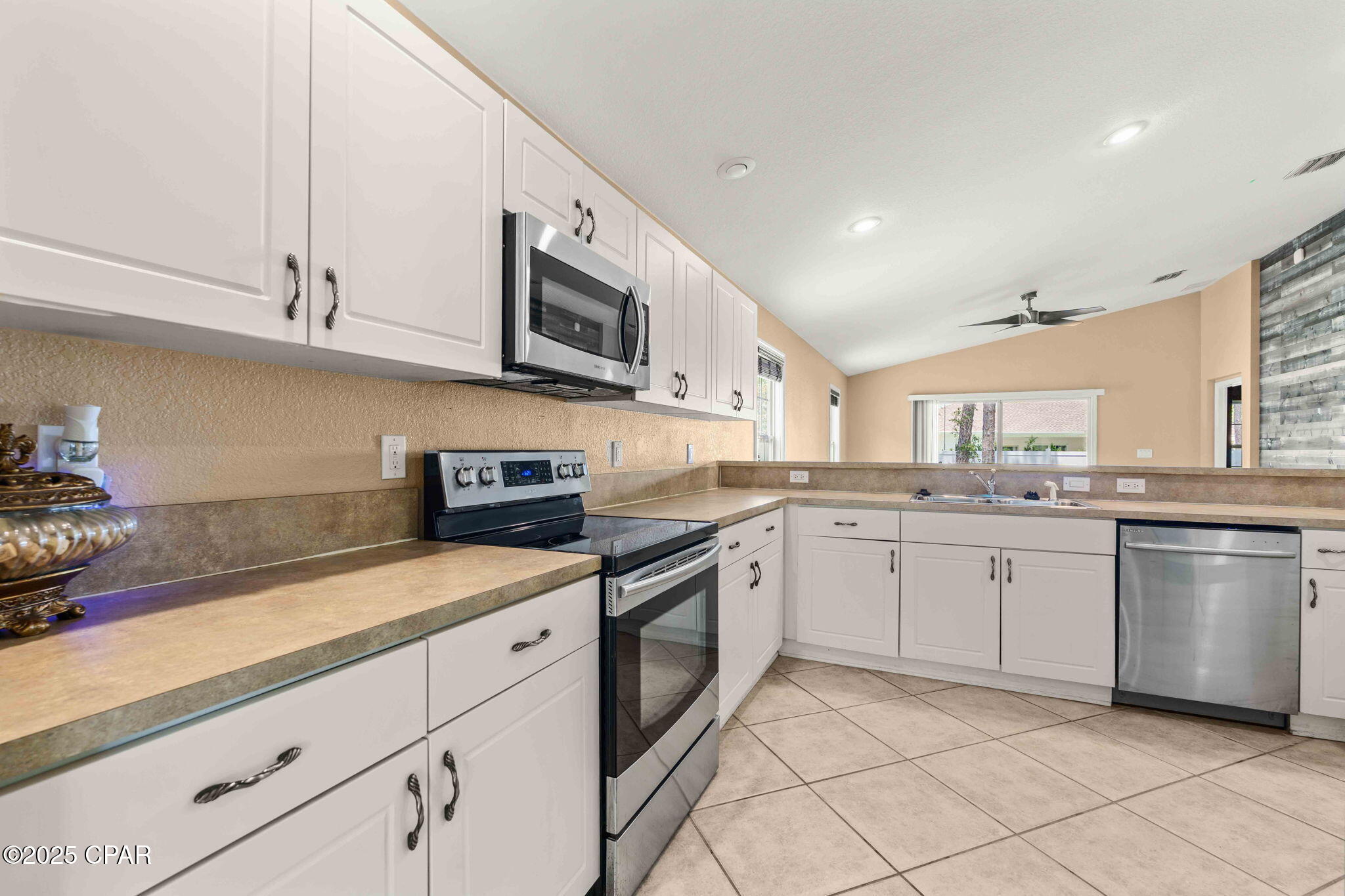 Image 10 For 214 Windsor Way