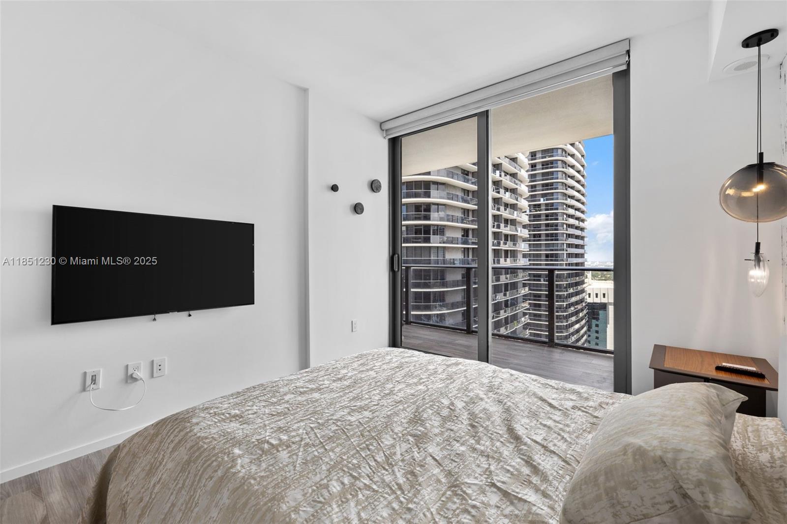 801 S Miami Ave #3301, Miami FL 33130