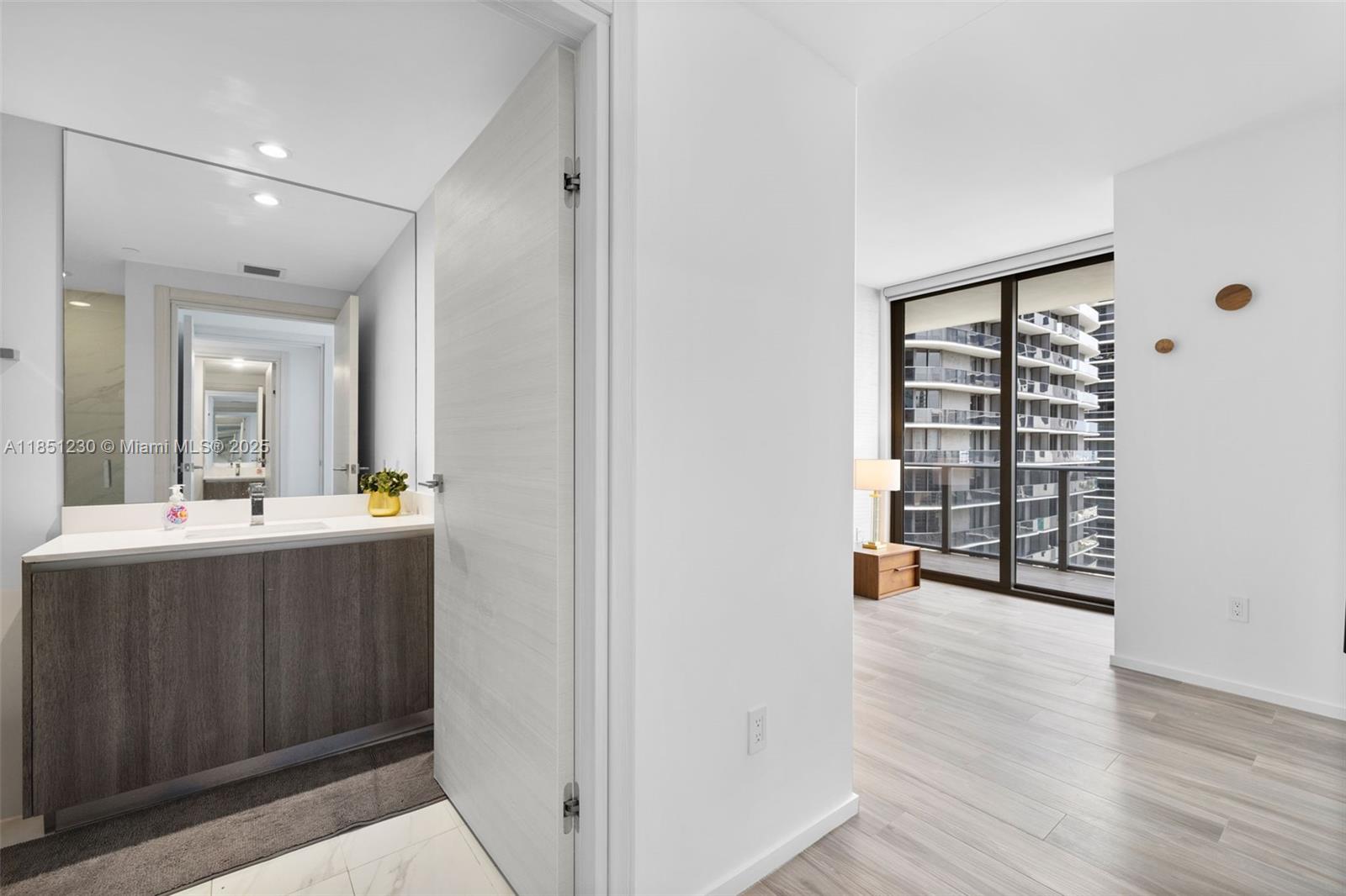 801 S Miami Ave #3301, Miami FL 33130