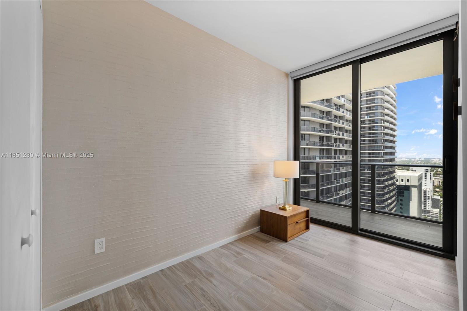 801 S Miami Ave #3301, Miami FL 33130