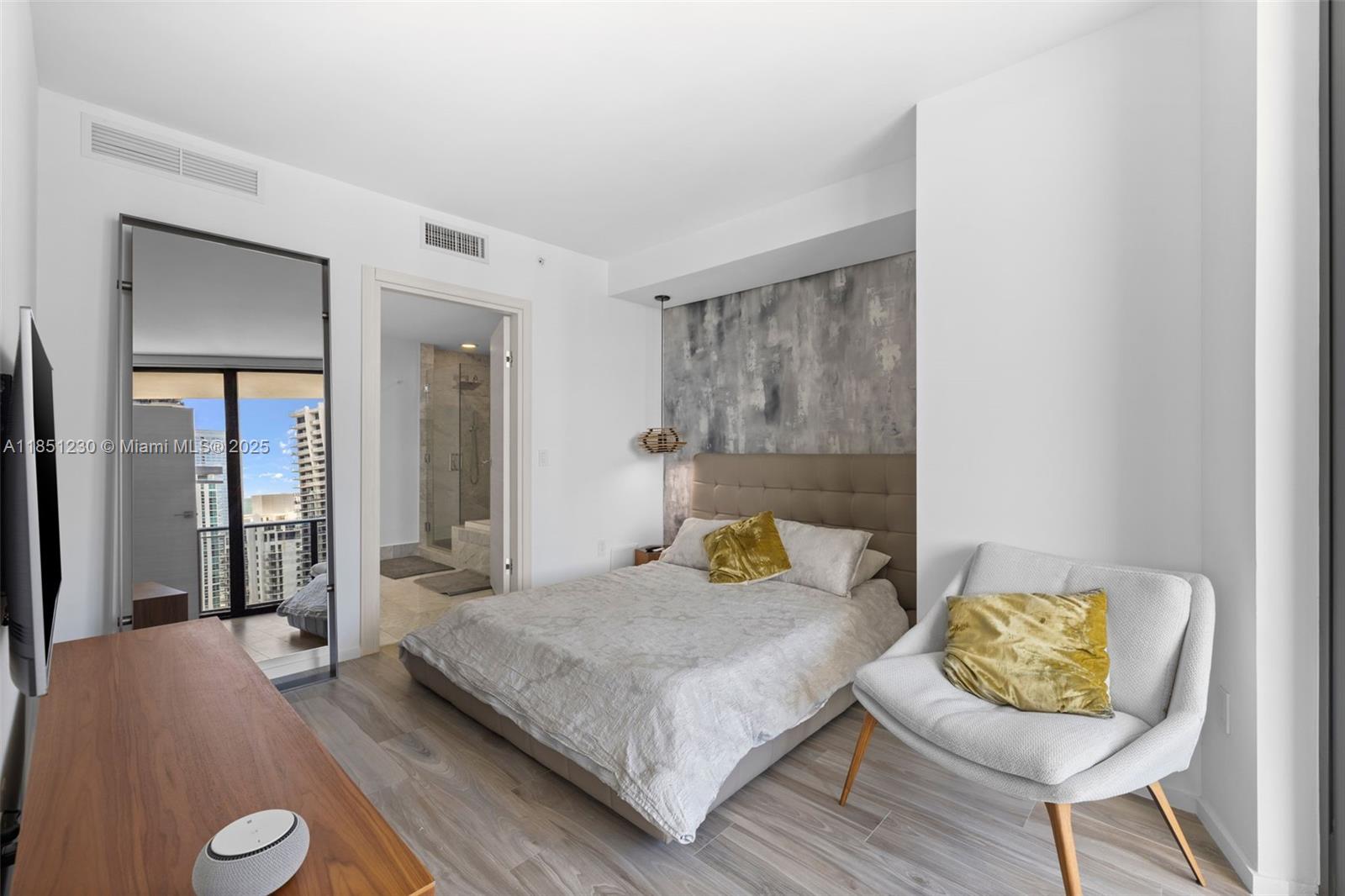 801 S Miami Ave #3301, Miami FL 33130