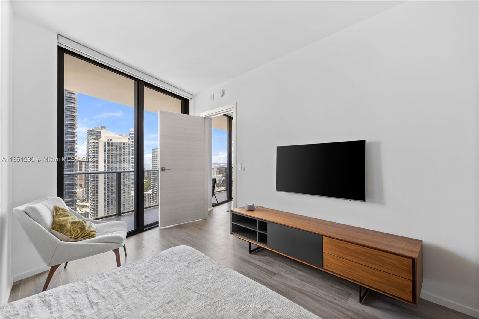 801 S Miami Ave #3301, Miami FL 33130
