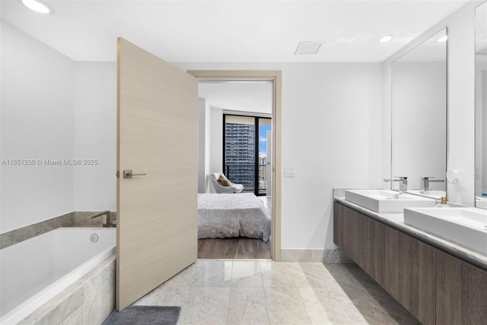 801 S Miami Ave #3301, Miami FL 33130