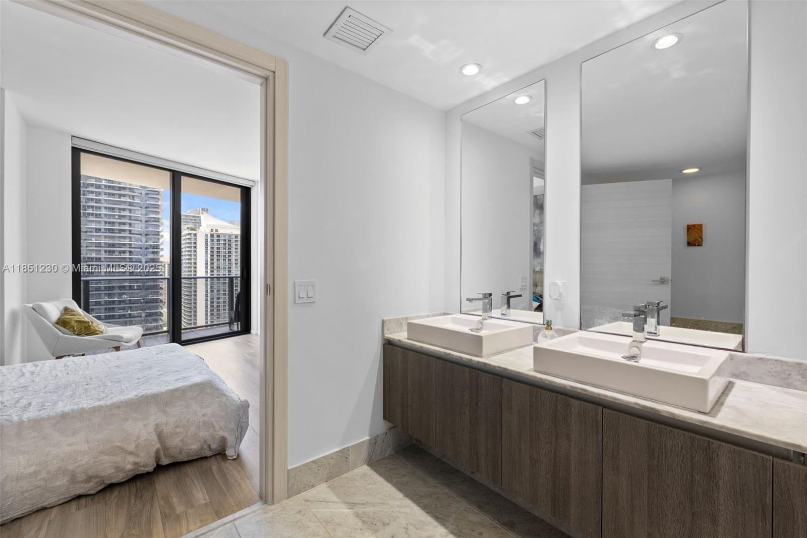 801 S Miami Ave #3301, Miami FL 33130