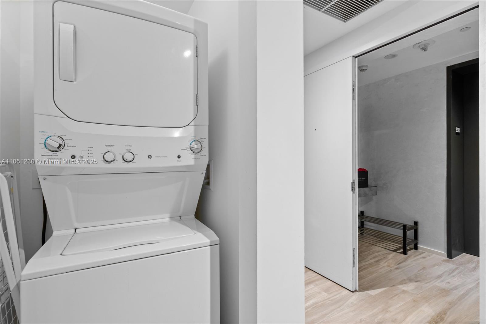 801 S Miami Ave #3301, Miami FL 33130