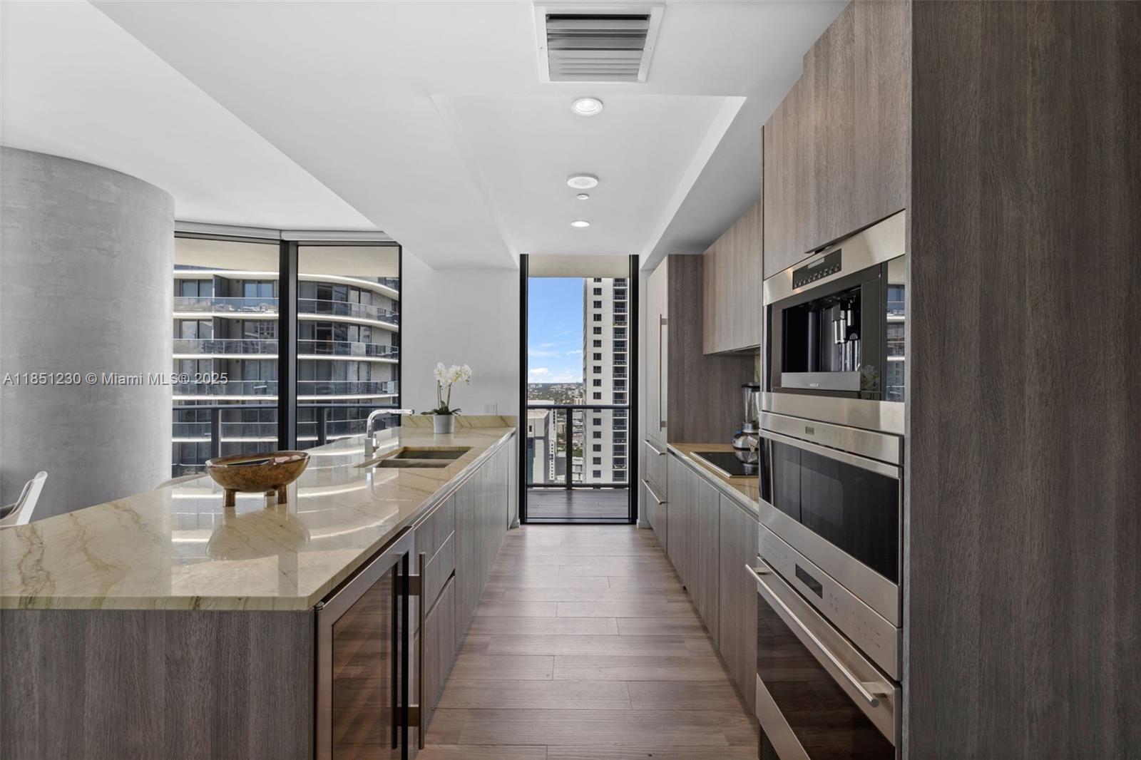 801 S Miami Ave #3301, Miami FL 33130