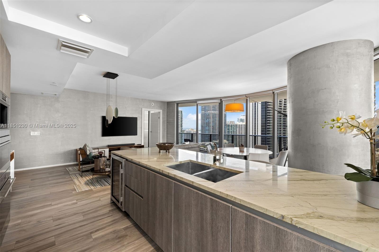 801 S Miami Ave #3301, Miami FL 33130