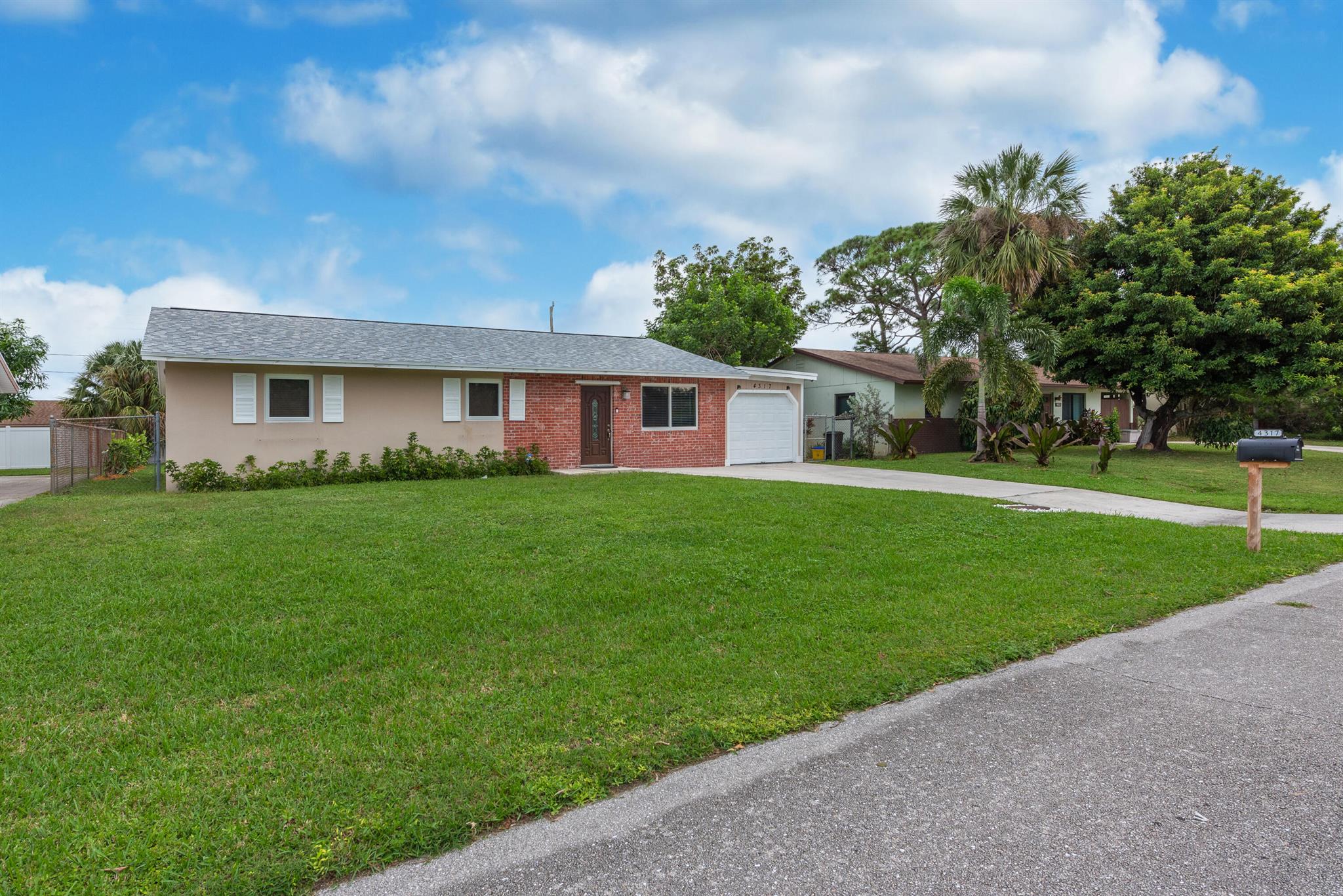Image to showcase the property located at 4317 Applecrest Drive