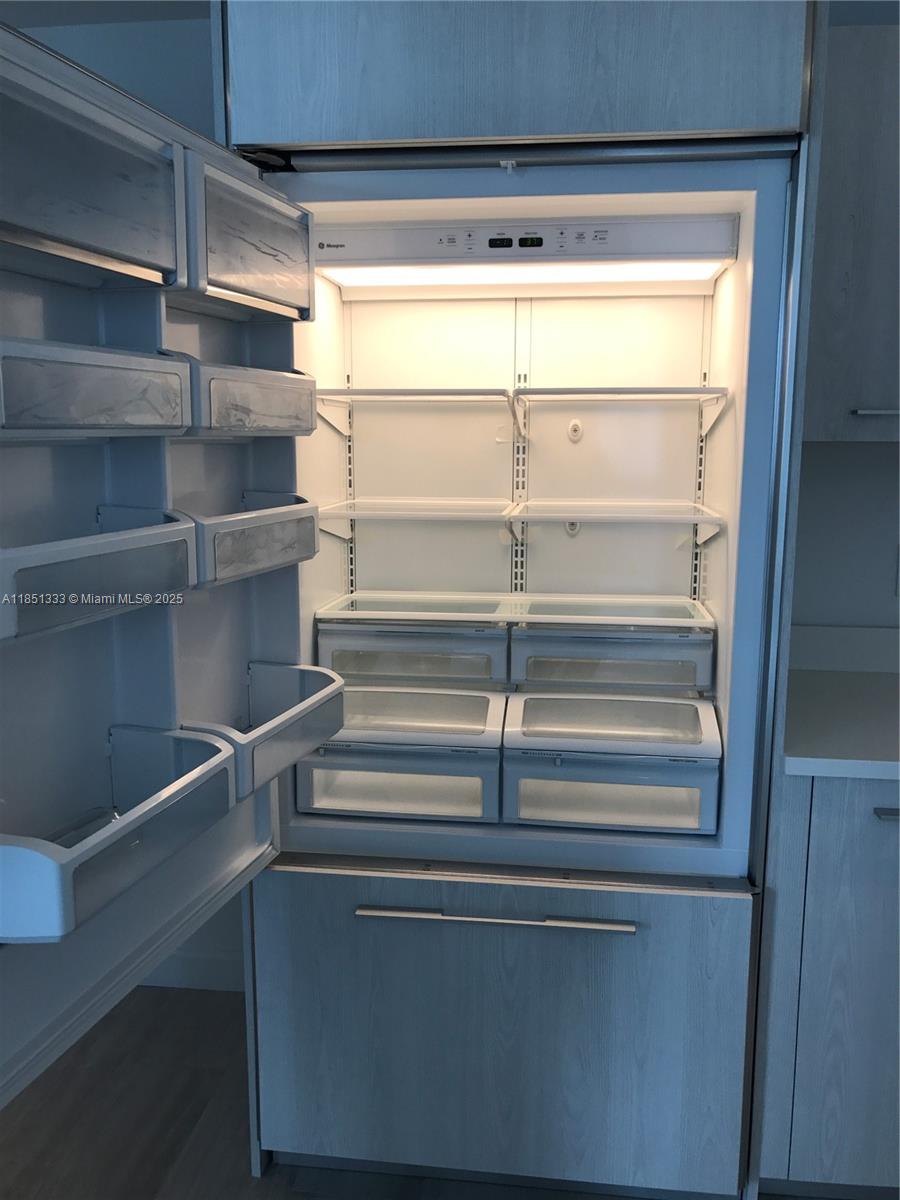 55 SW 9th st #2207, Miami FL 33130
