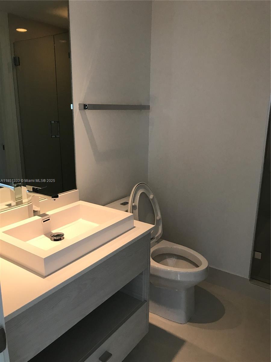 55 SW 9th st #2207, Miami FL 33130