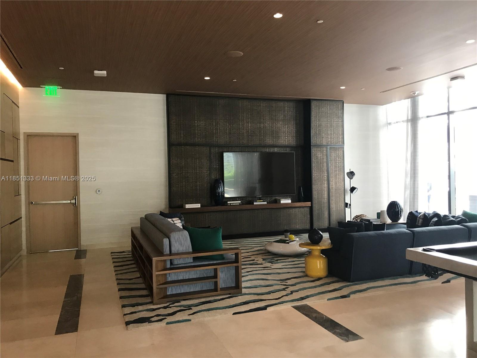 55 SW 9th st #2207, Miami FL 33130