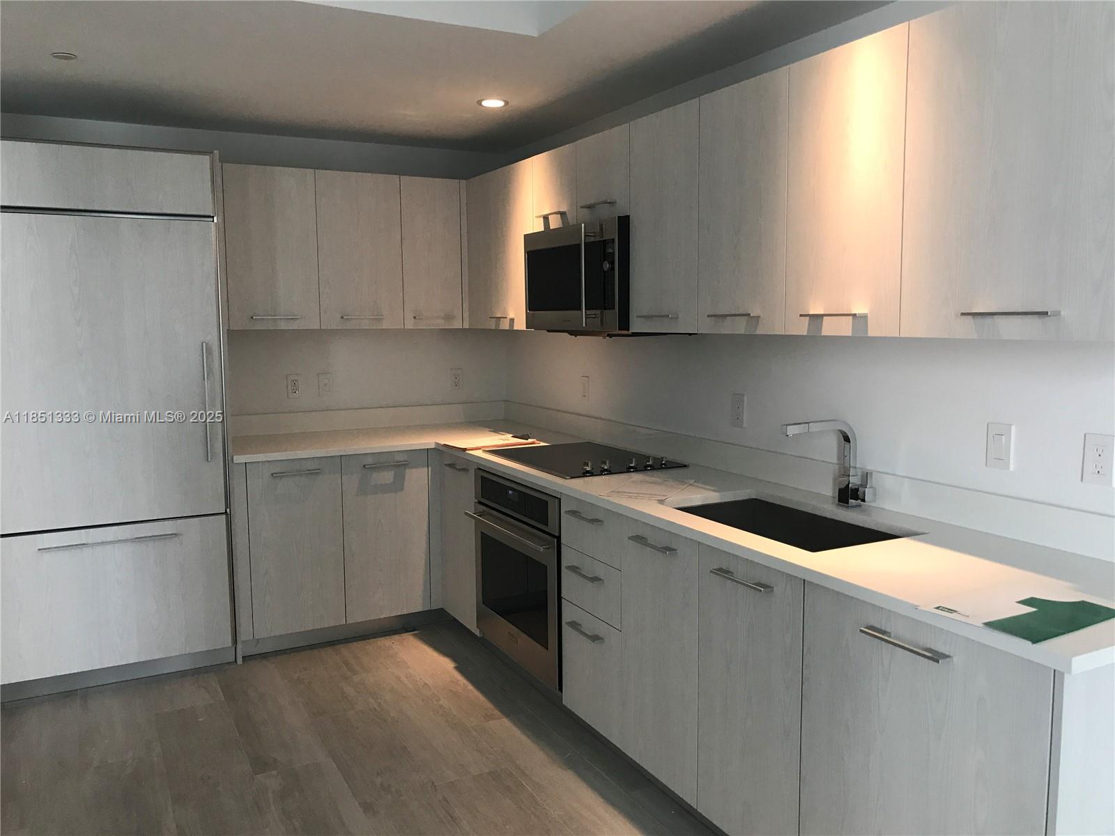 55 SW 9th st #2207, Miami FL 33130