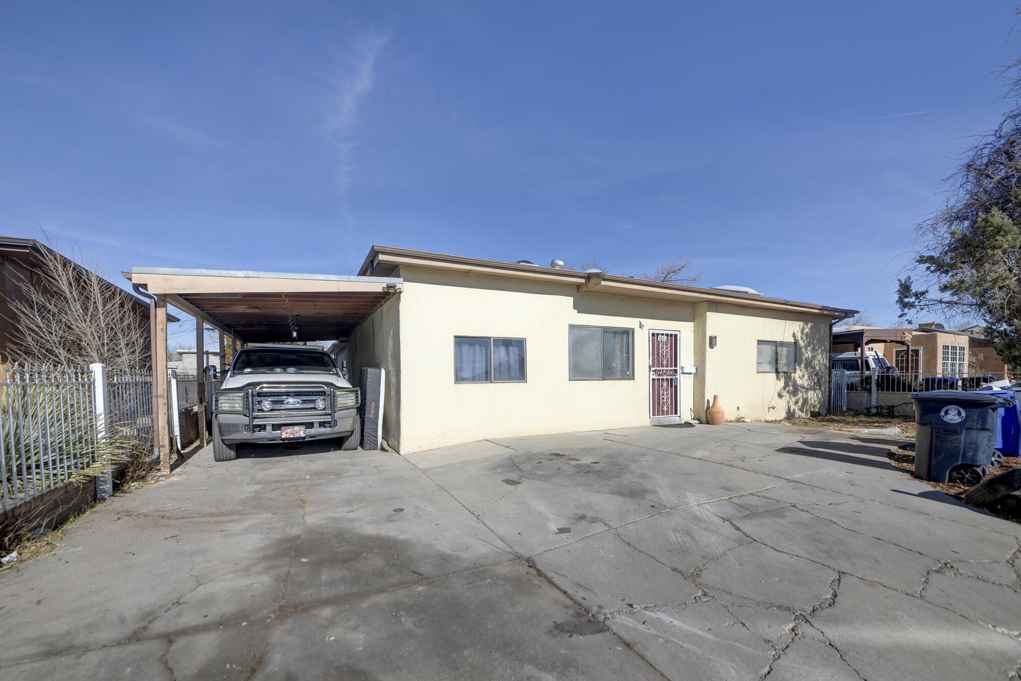Located in the near North Valley, this spacious 5-bedroom, 2-bathroom home is a diamond in the rough, just waiting for the right owner to unlock its full potential. While the home may need some TLC, think of it as a great opportunity to craft your dream space, whether you're an investor or a homeowner with a vision. The layout offers ample space. With the right improvements, this could become a stunning family home or a profitable investment. Don't miss the chance to make this home your own! - Water is turned off.