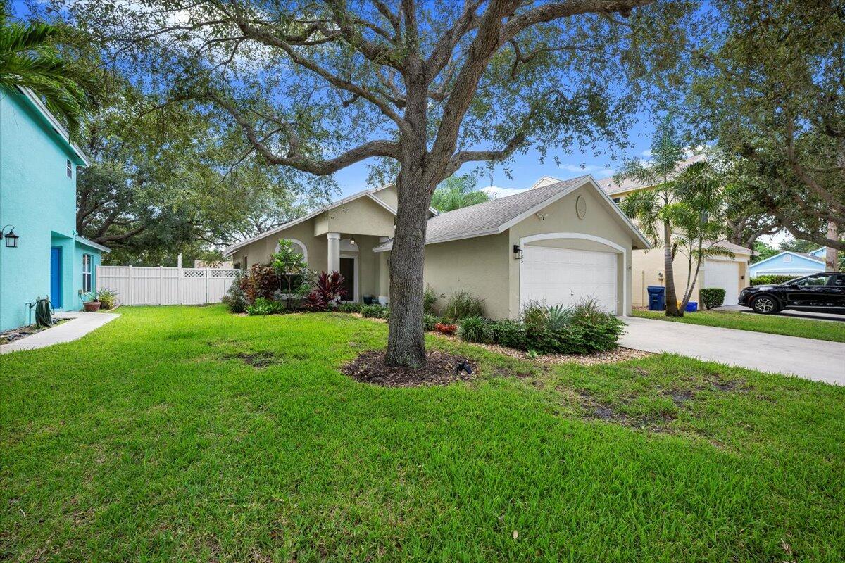 Image to showcase the property located at 105 Pennock Landing Circle