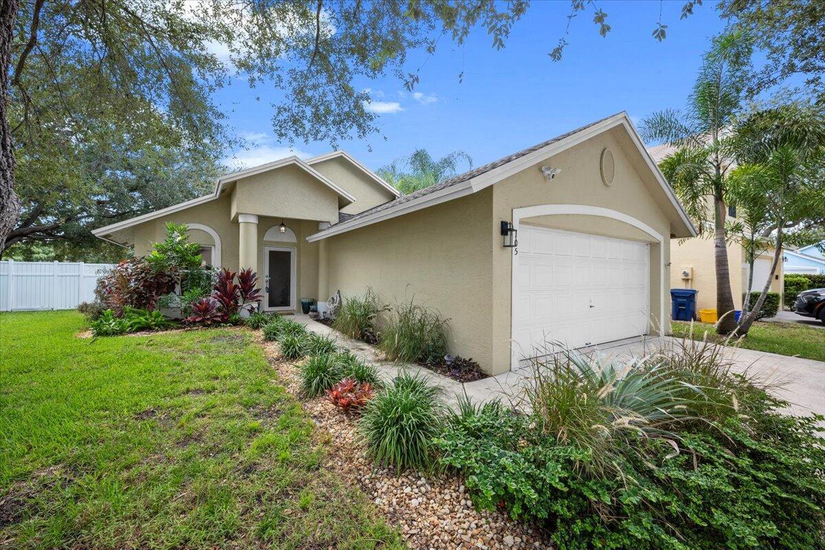 Image to showcase the property located at 105 Pennock Landing Circle