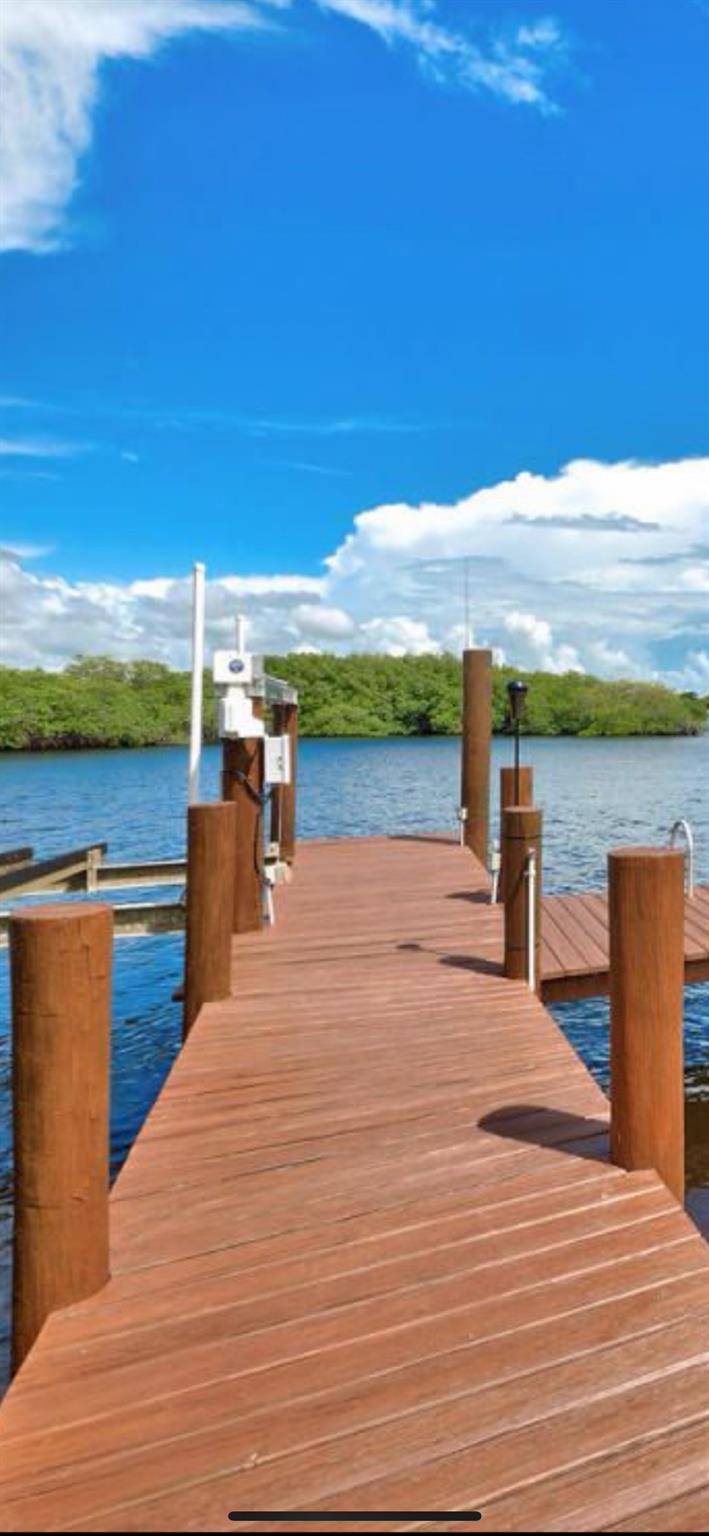 Image to showcase the property located at 8487 SE Merritt Way