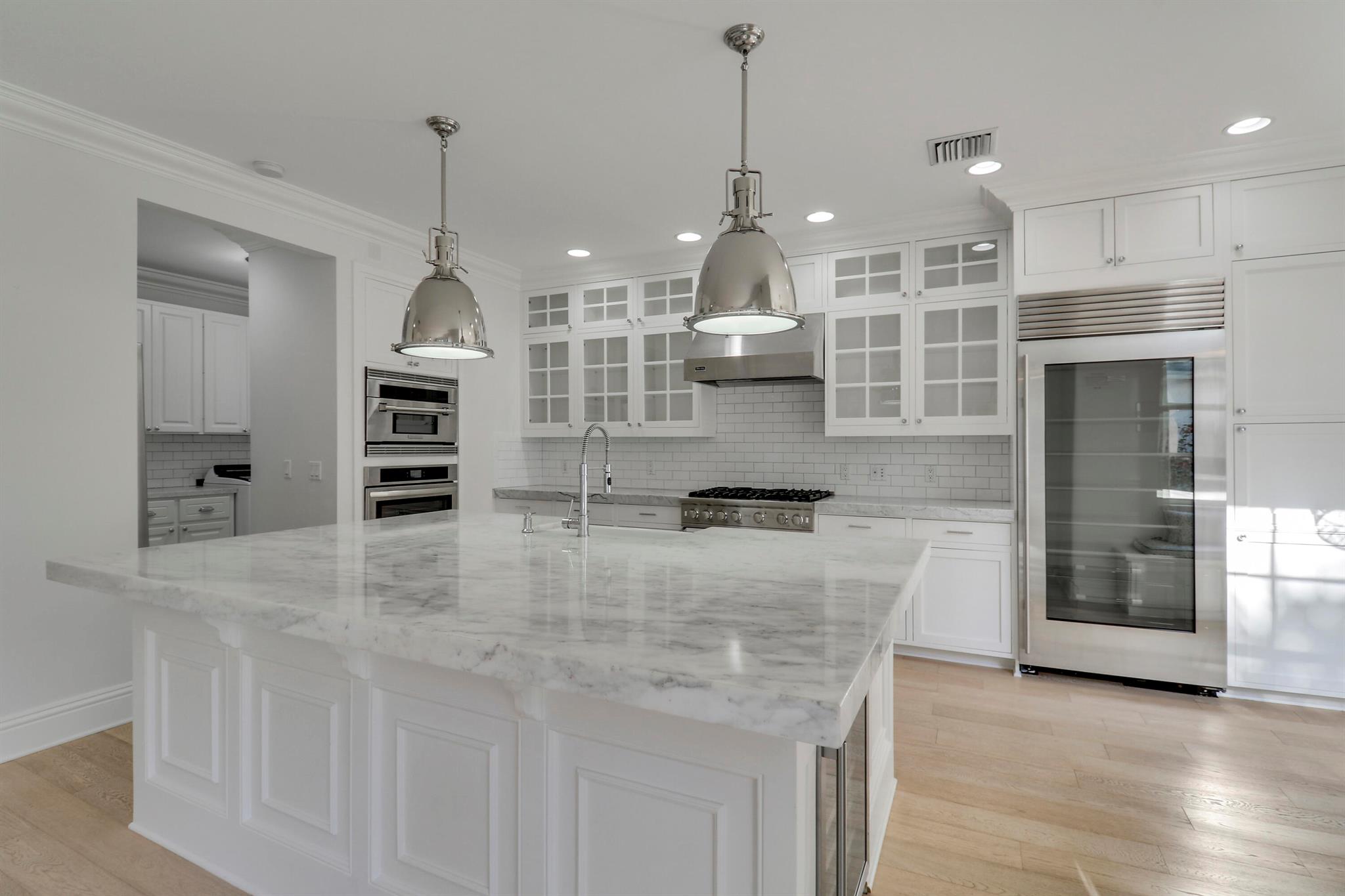 Image to showcase the property located at 329 Sweet Bay Circle