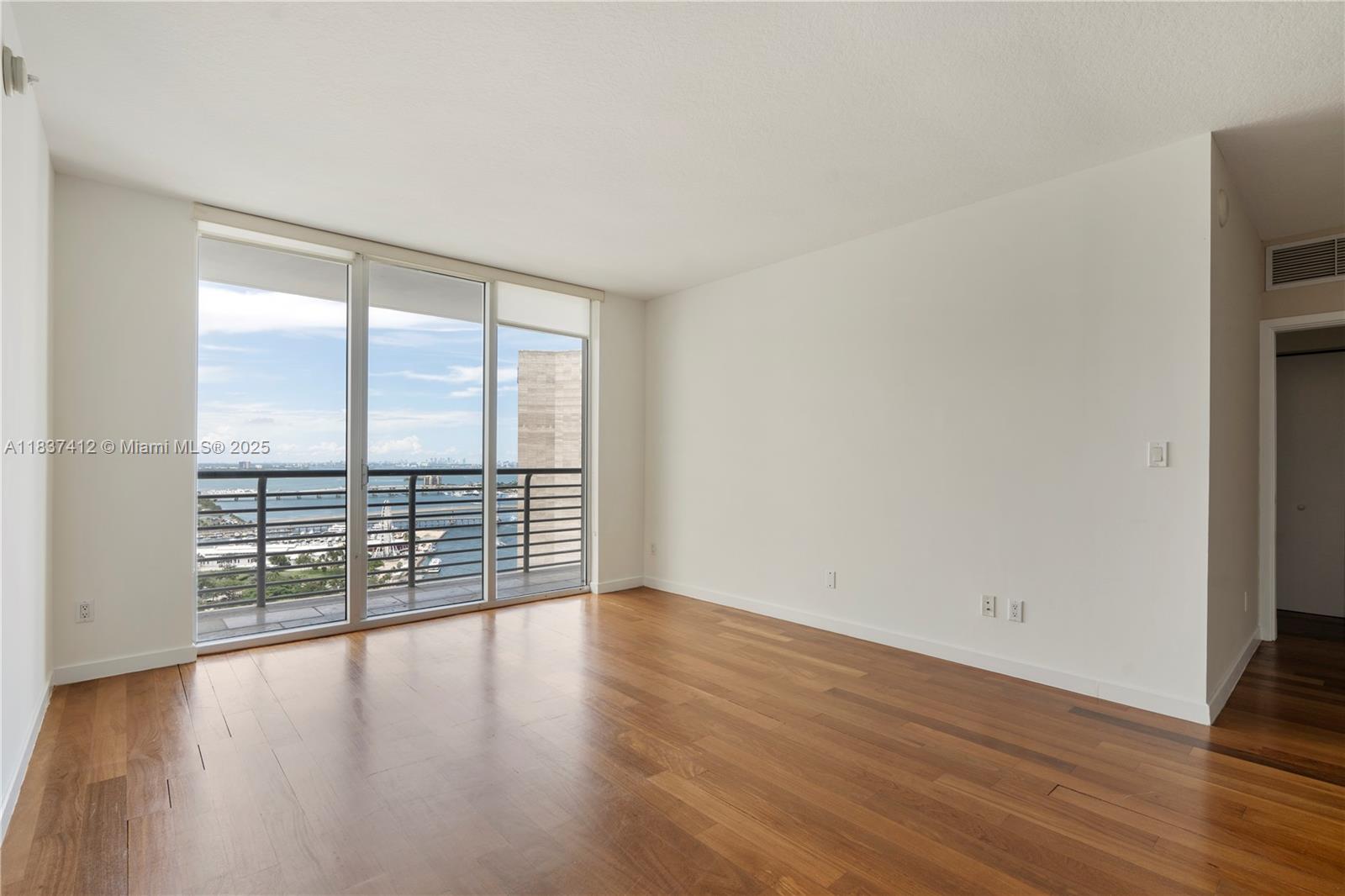 325 S Biscayne Blvd #3322, Miami FL 33131