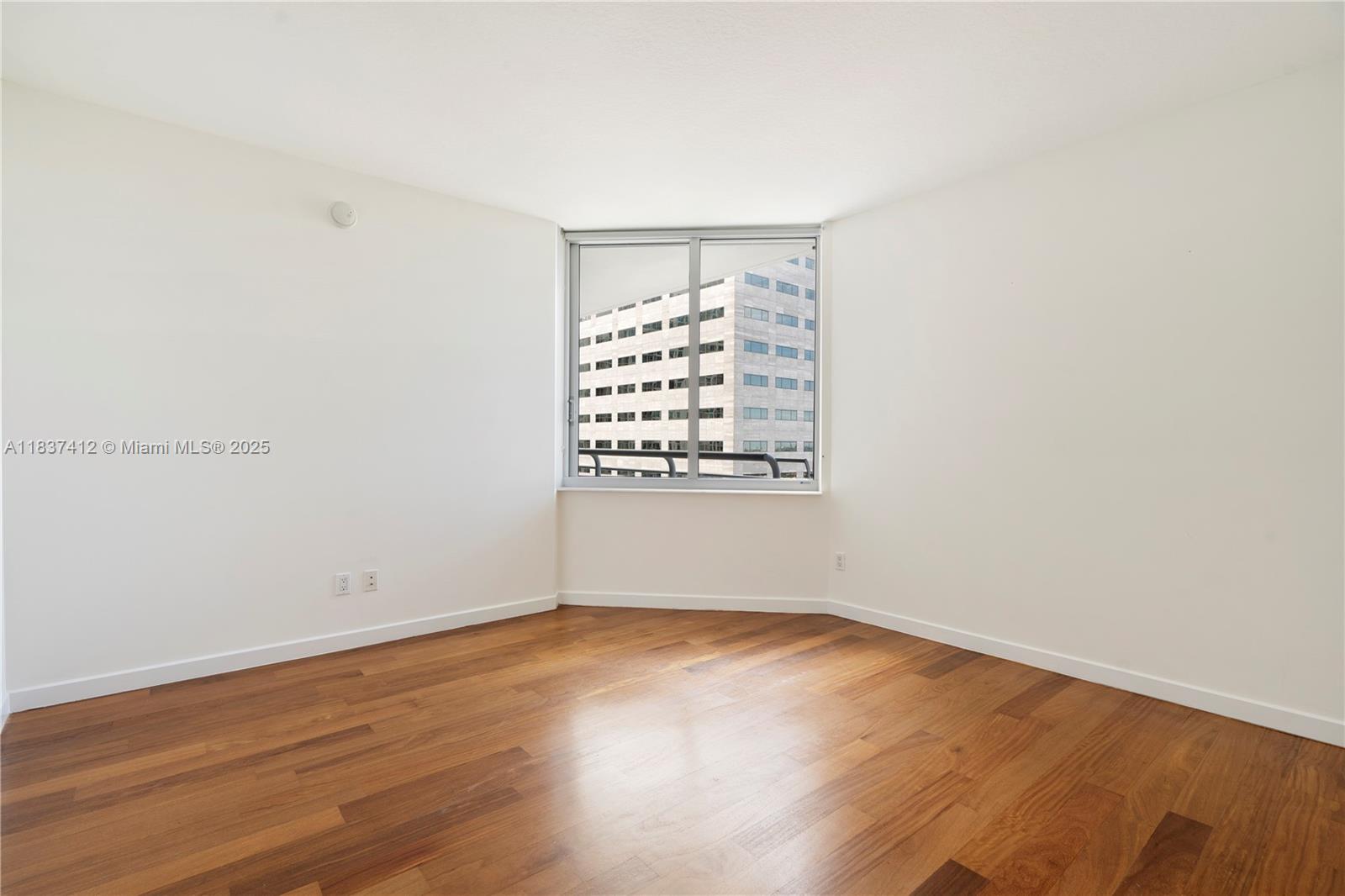 325 S Biscayne Blvd #3322, Miami FL 33131