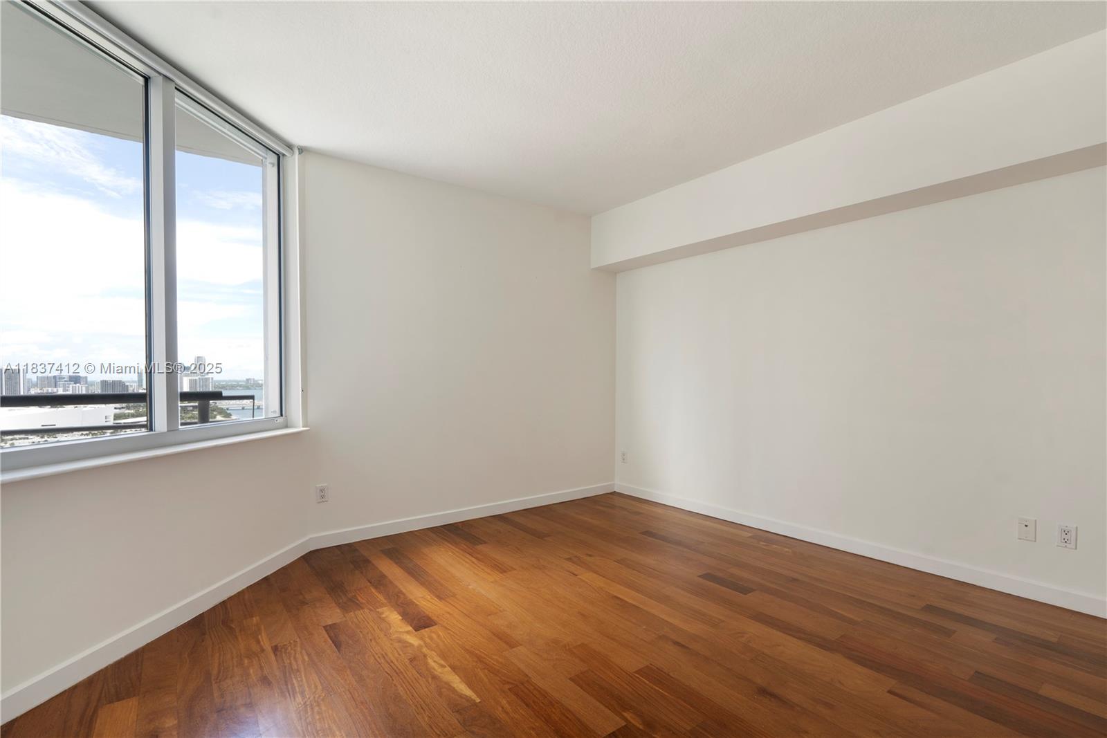 325 S Biscayne Blvd #3322, Miami FL 33131