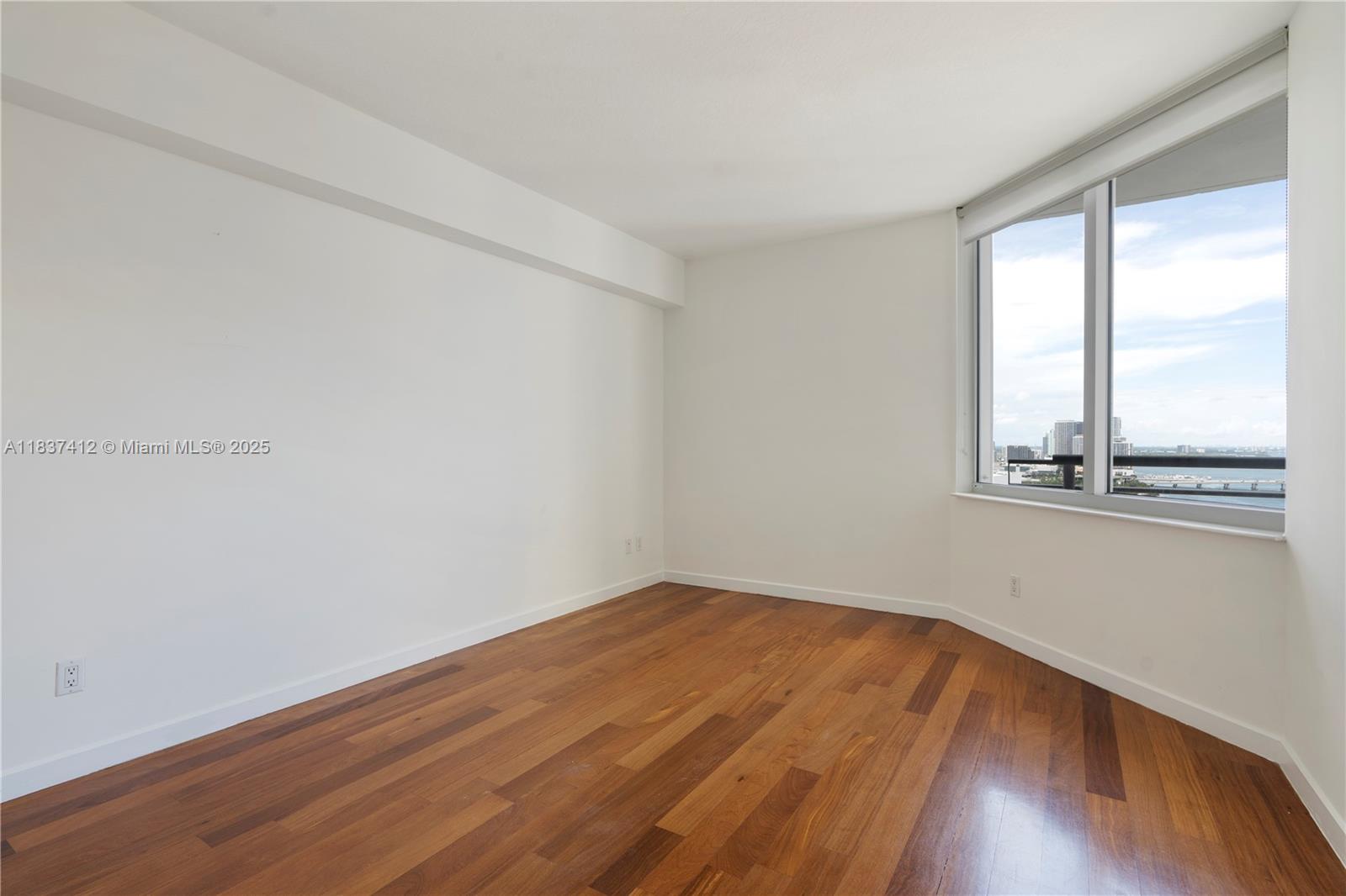 325 S Biscayne Blvd #3322, Miami FL 33131