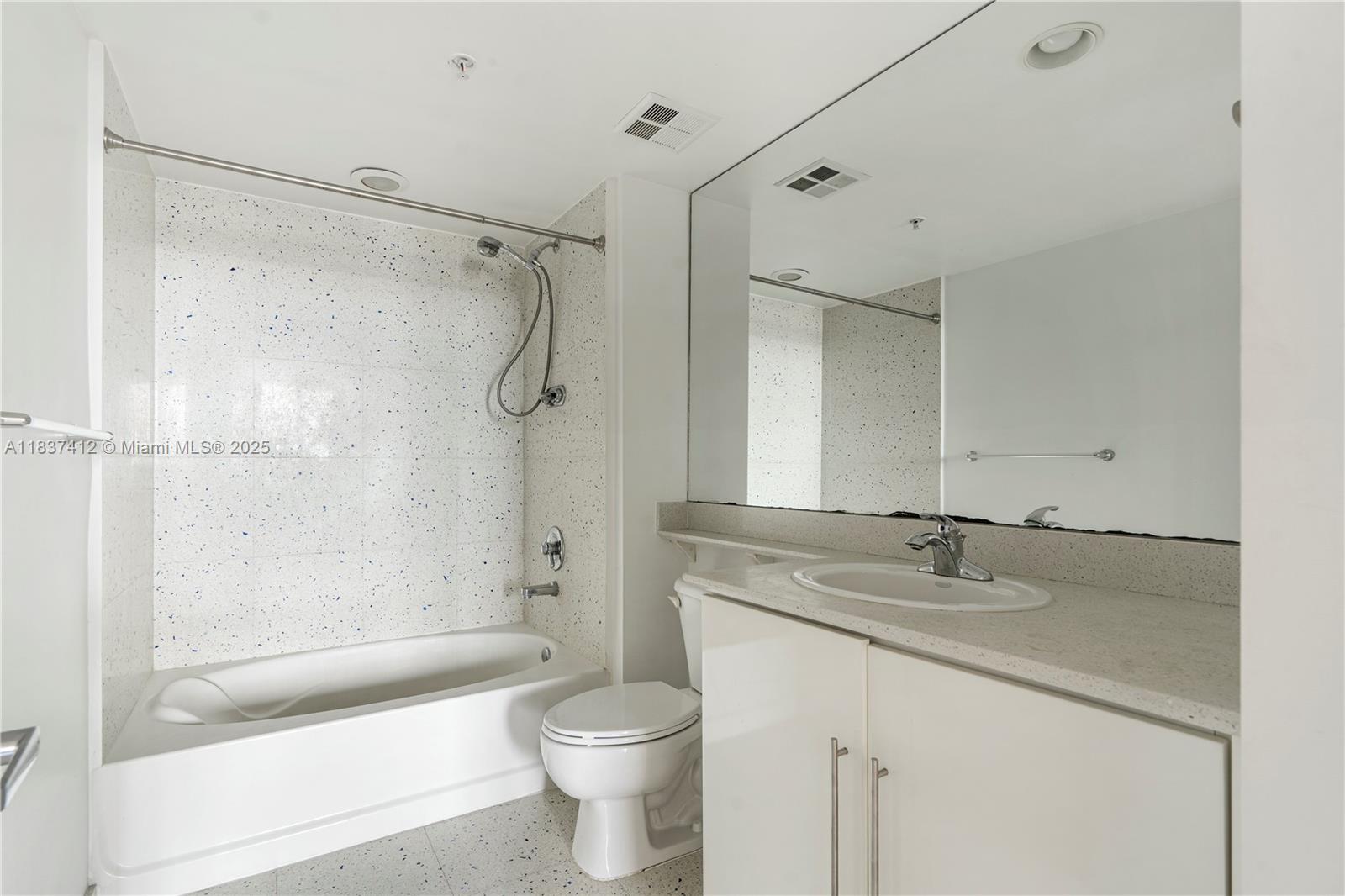 325 S Biscayne Blvd #3322, Miami FL 33131