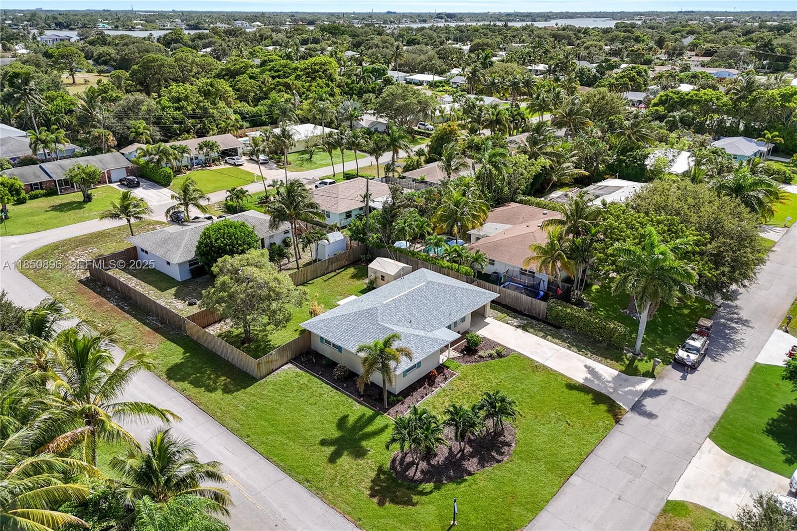 110 Windsor Rd E, Jupiter, Florida 33469