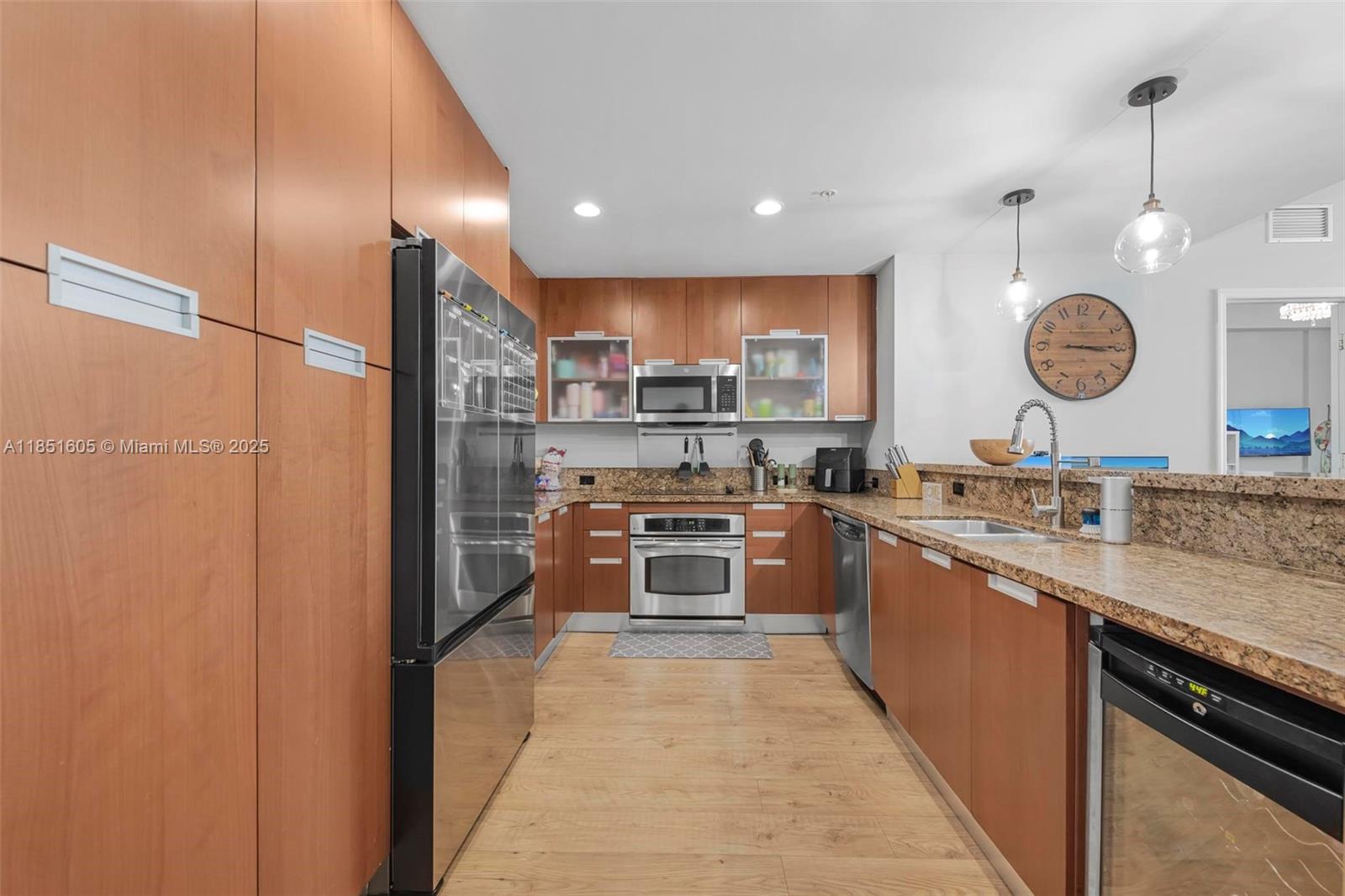 Property photo # 9