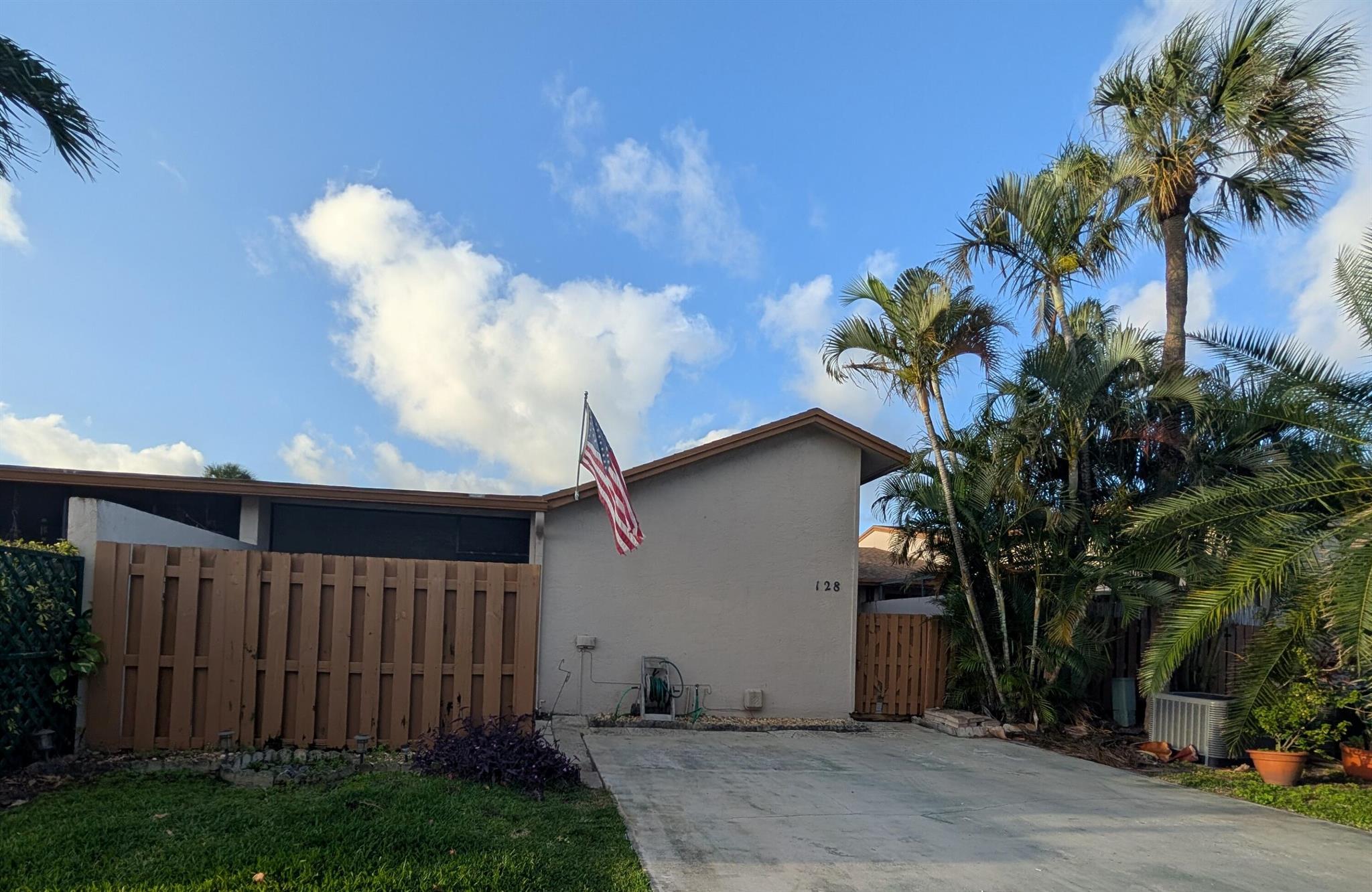 Homes for sale in Boynton Beach, FL | 2400 Sw 19Th Avenue #128, Boynton Beach, FL 33426 | MLS# R11112543