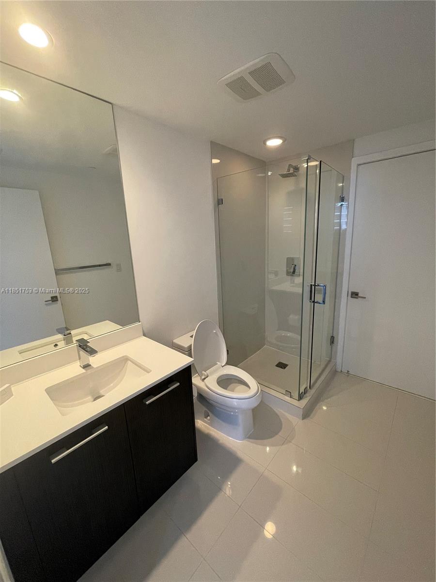 55 SW 9th St #2601, Miami FL 33130