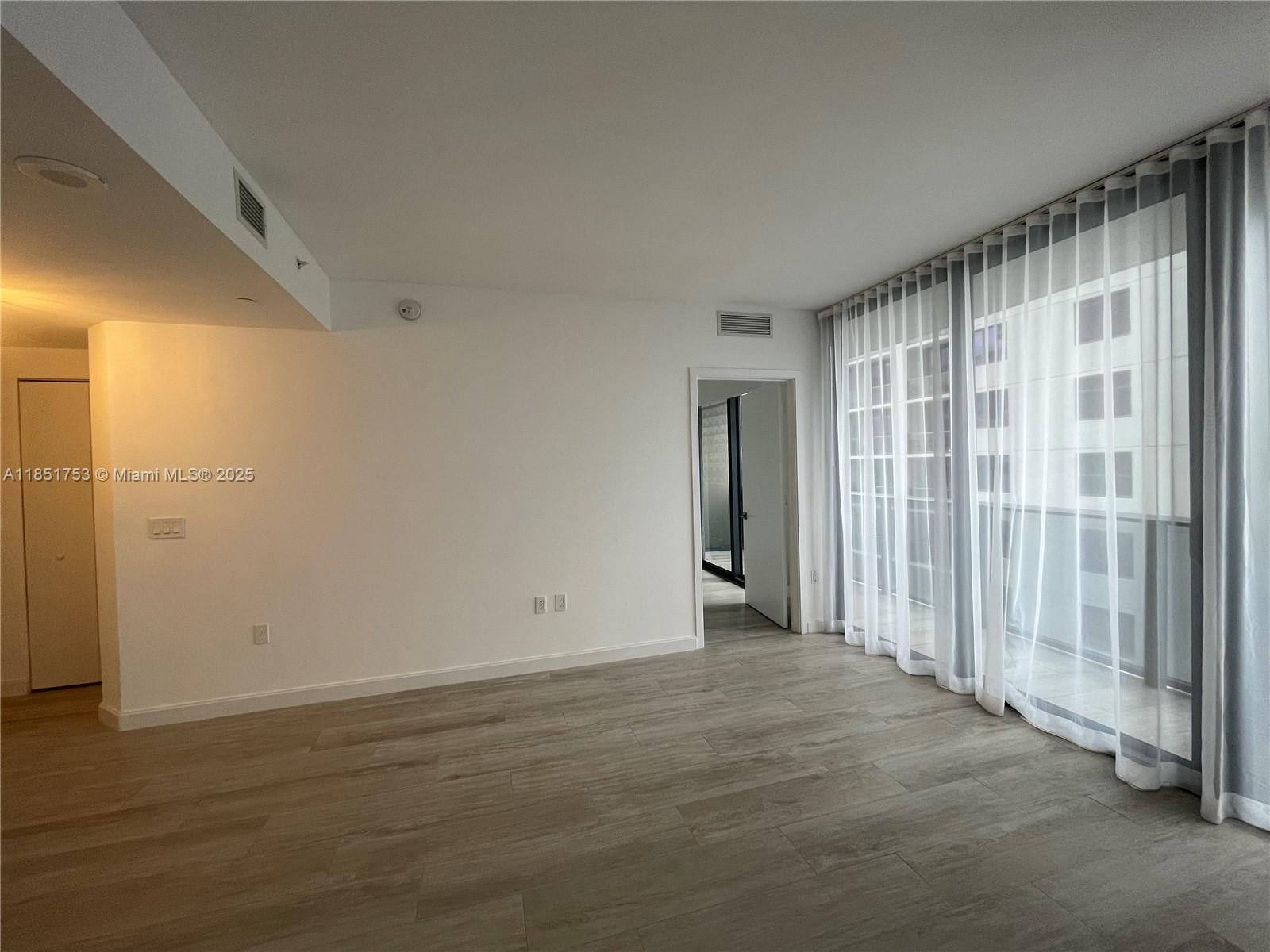 55 SW 9th St #2601, Miami FL 33130