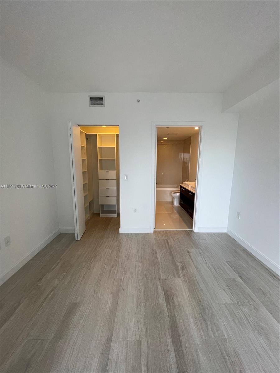 55 SW 9th St #2601, Miami FL 33130