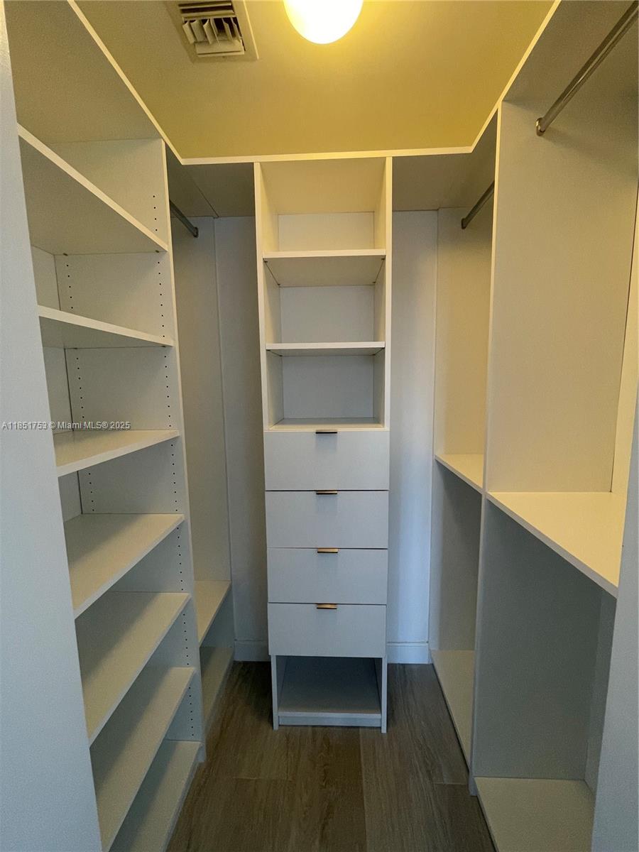 55 SW 9th St #2601, Miami FL 33130