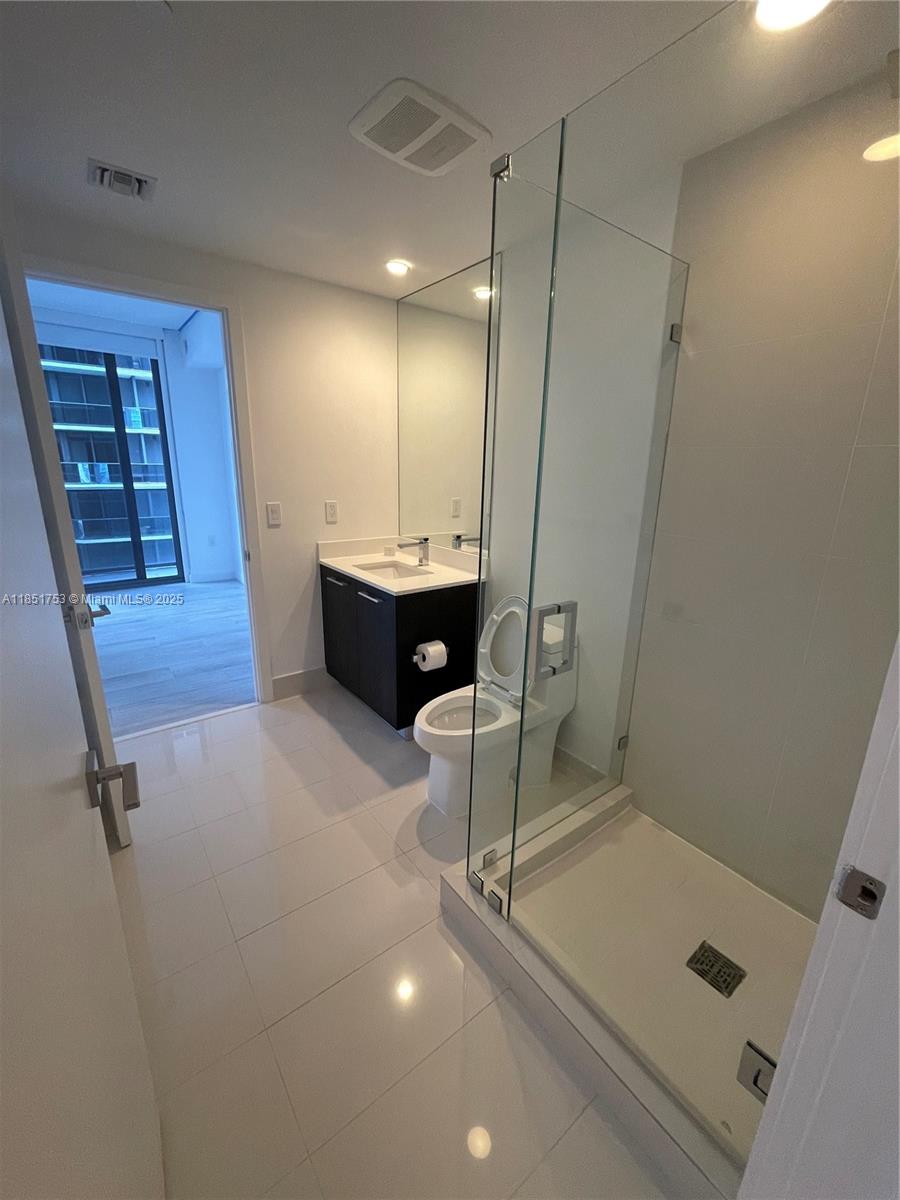 55 SW 9th St #2601, Miami FL 33130