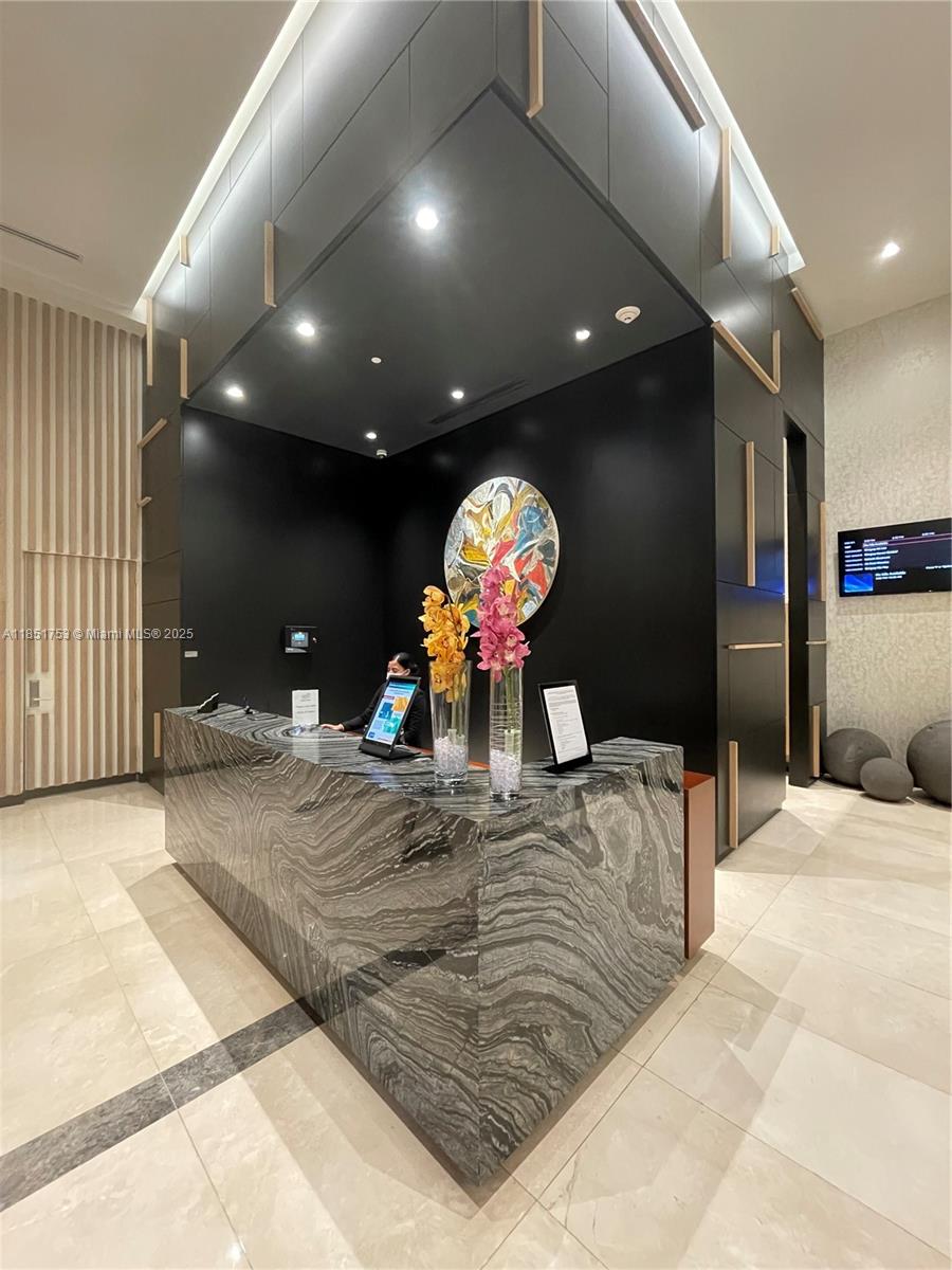 55 SW 9th St #2601, Miami FL 33130