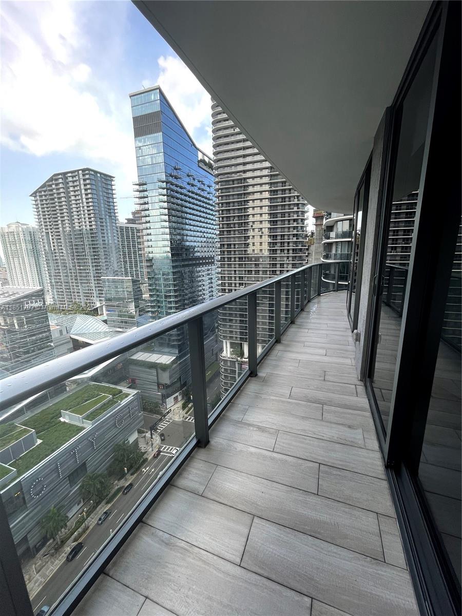 55 SW 9th St #2601, Miami FL 33130