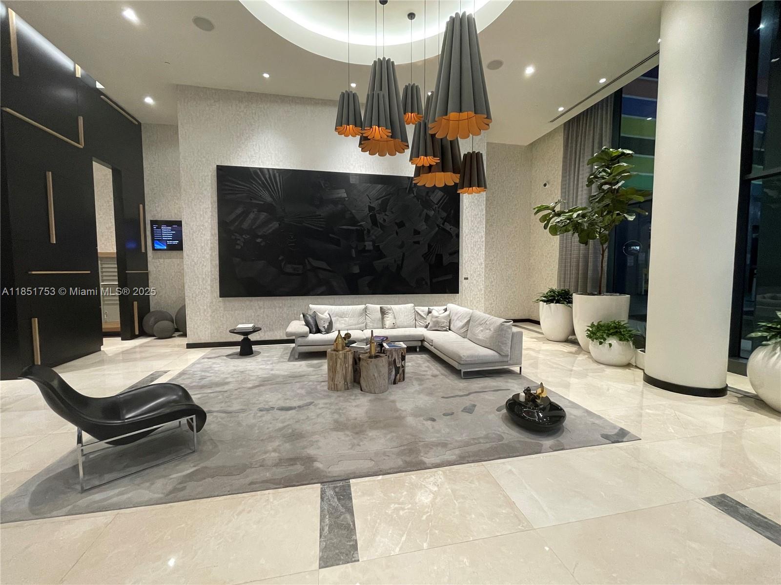 55 SW 9th St #2601, Miami FL 33130