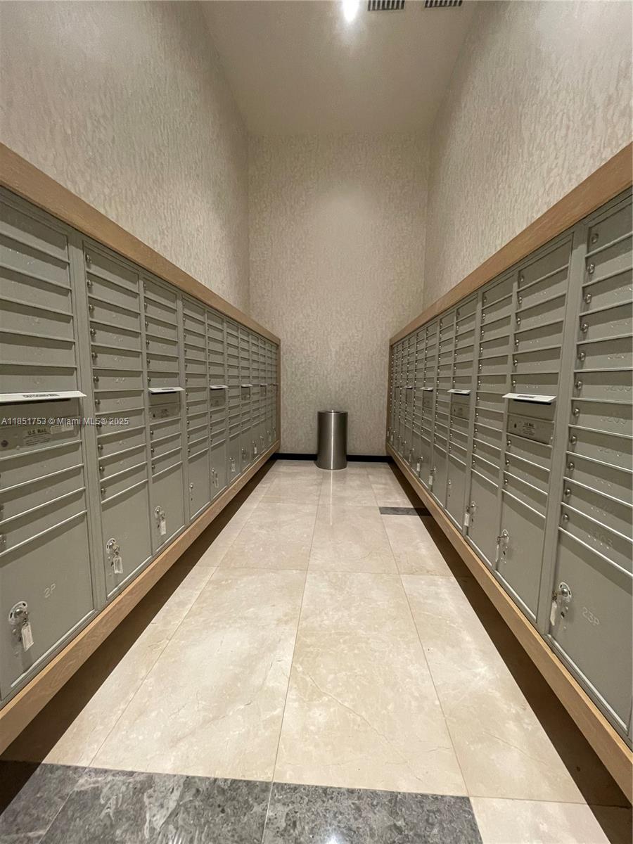 55 SW 9th St #2601, Miami FL 33130
