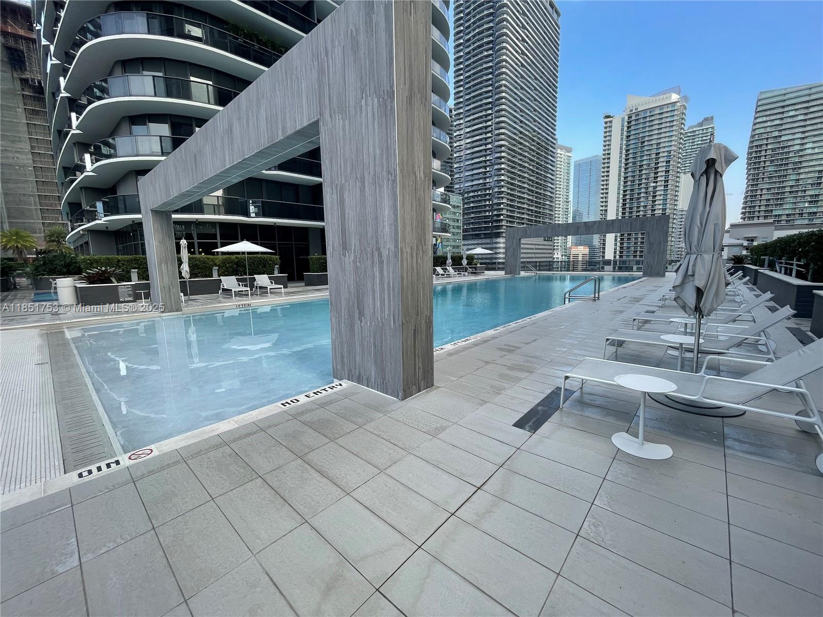 55 SW 9th St #2601, Miami FL 33130