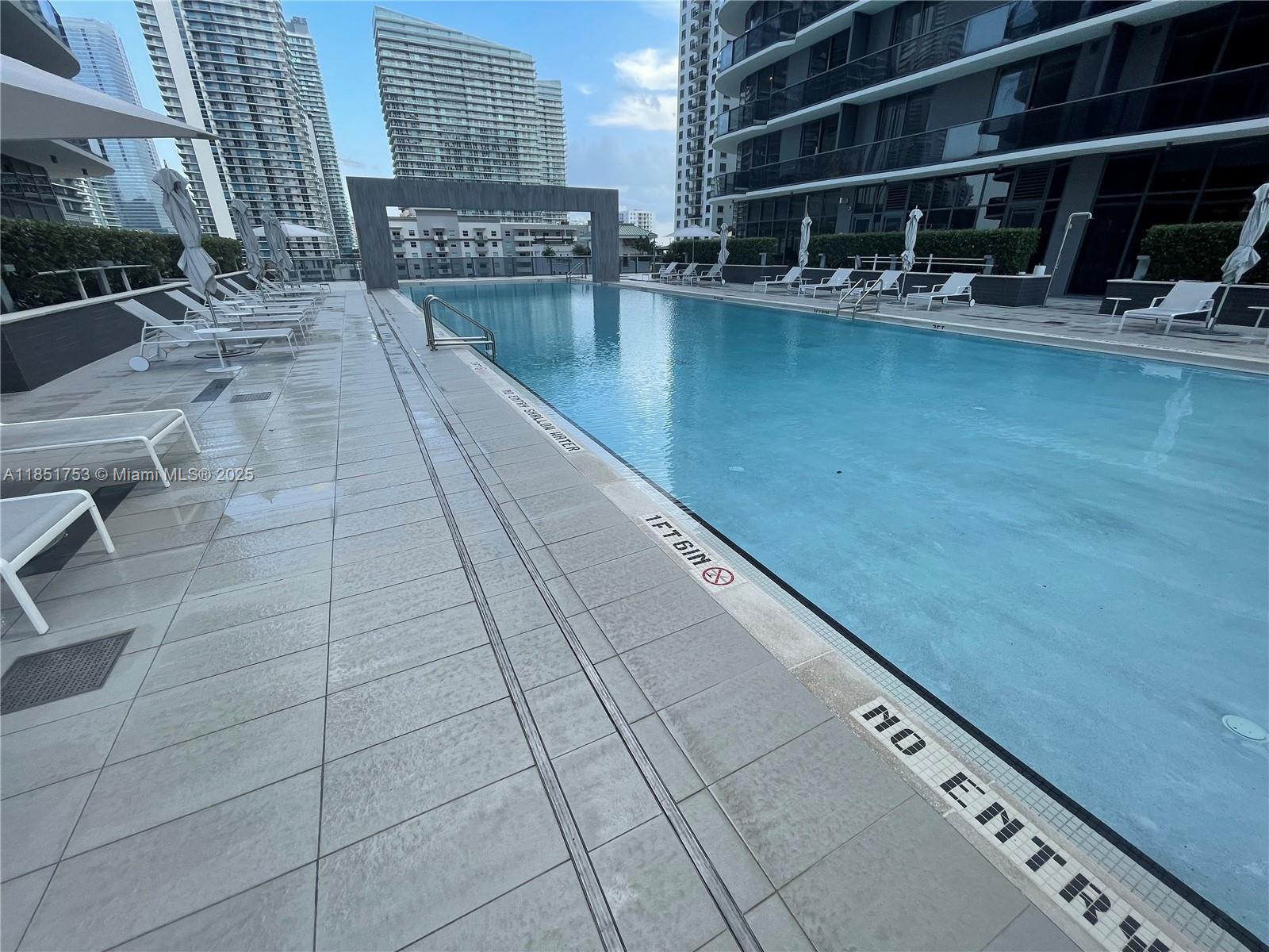 55 SW 9th St #2601, Miami FL 33130