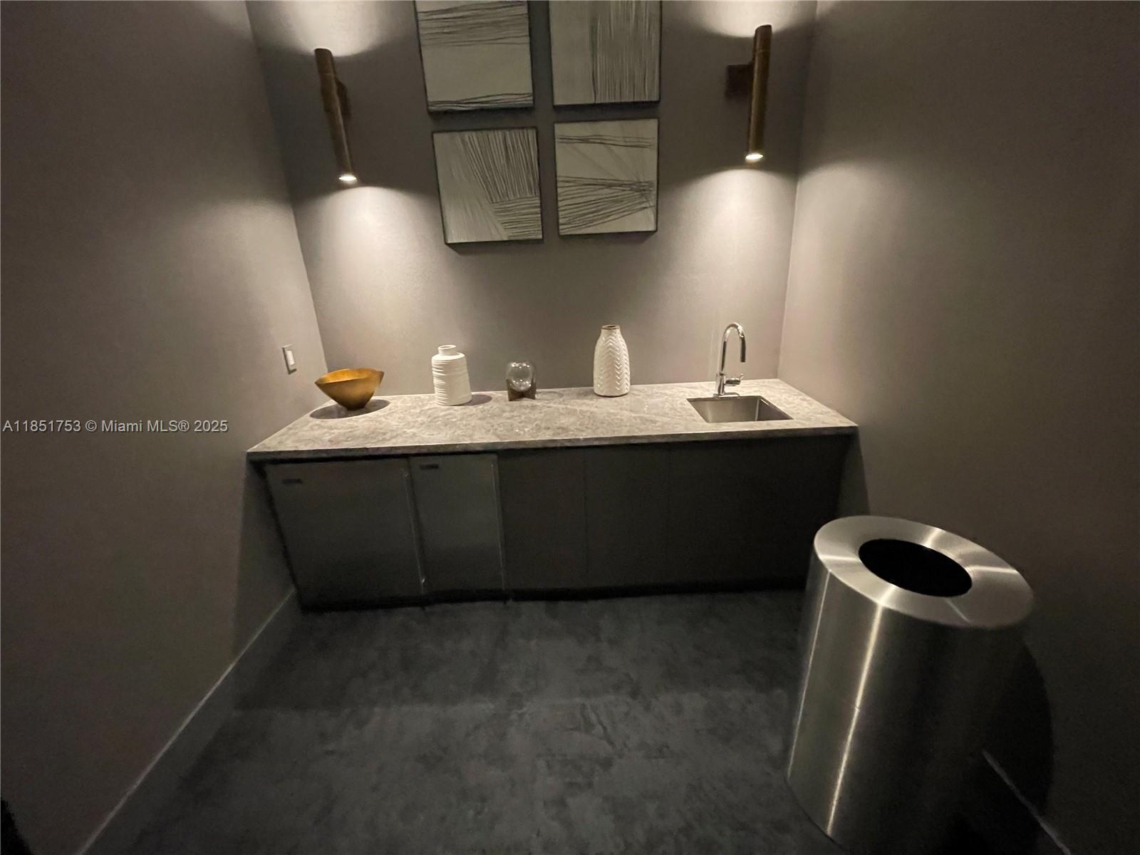 55 SW 9th St #2601, Miami FL 33130