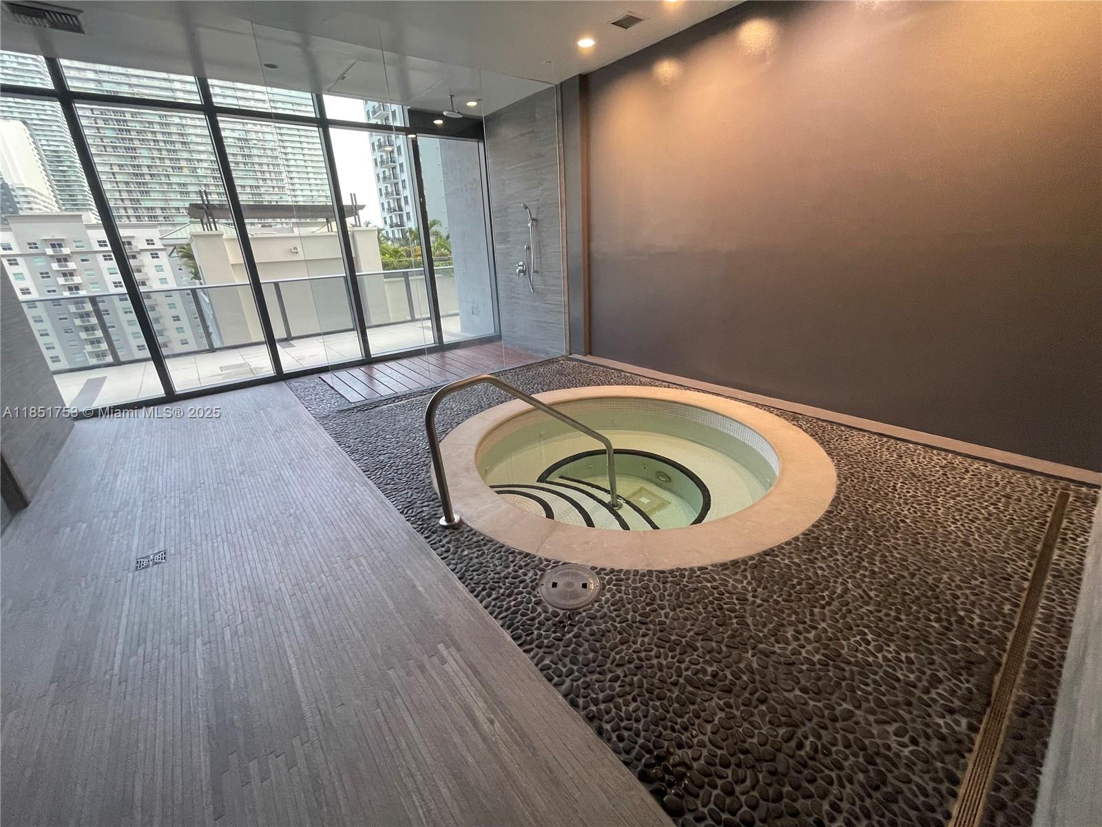 55 SW 9th St #2601, Miami FL 33130