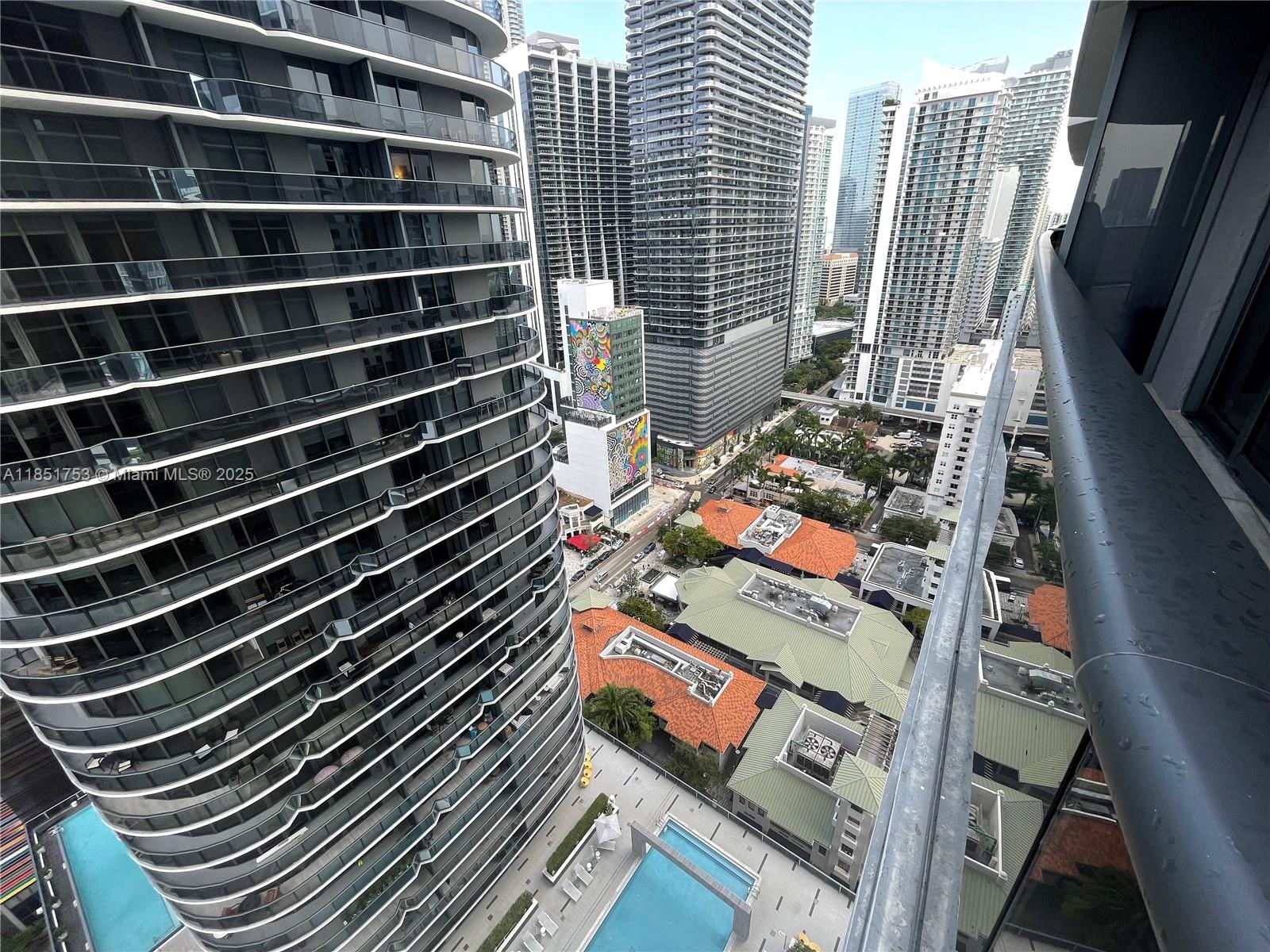 55 SW 9th St #2601, Miami FL 33130